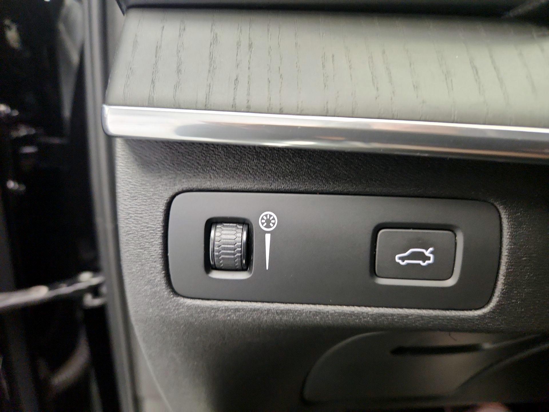 Thumbnail: 2020 Volvo XC90 - 13