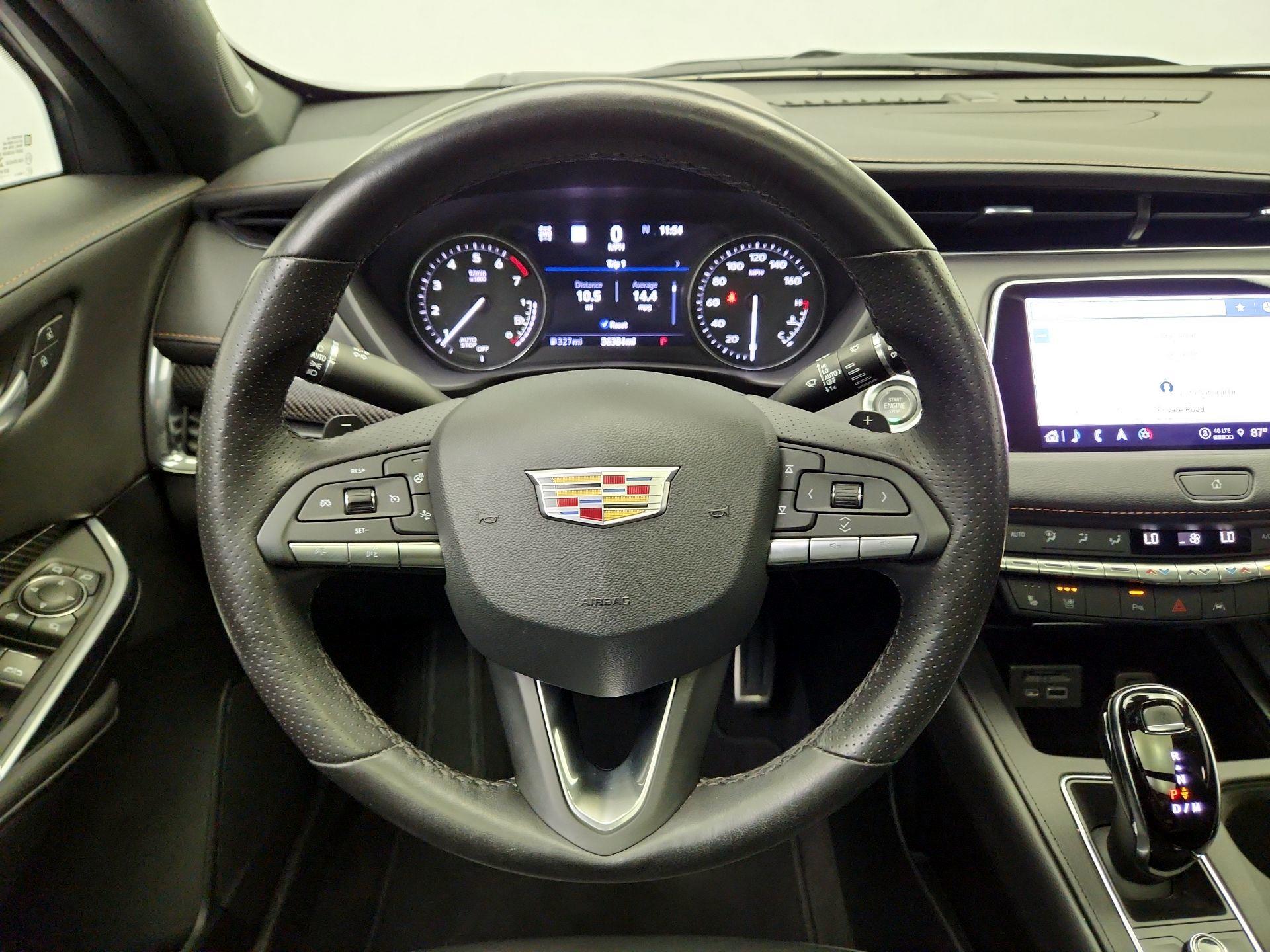 Thumbnail: 2023 Cadillac XT4 - 10