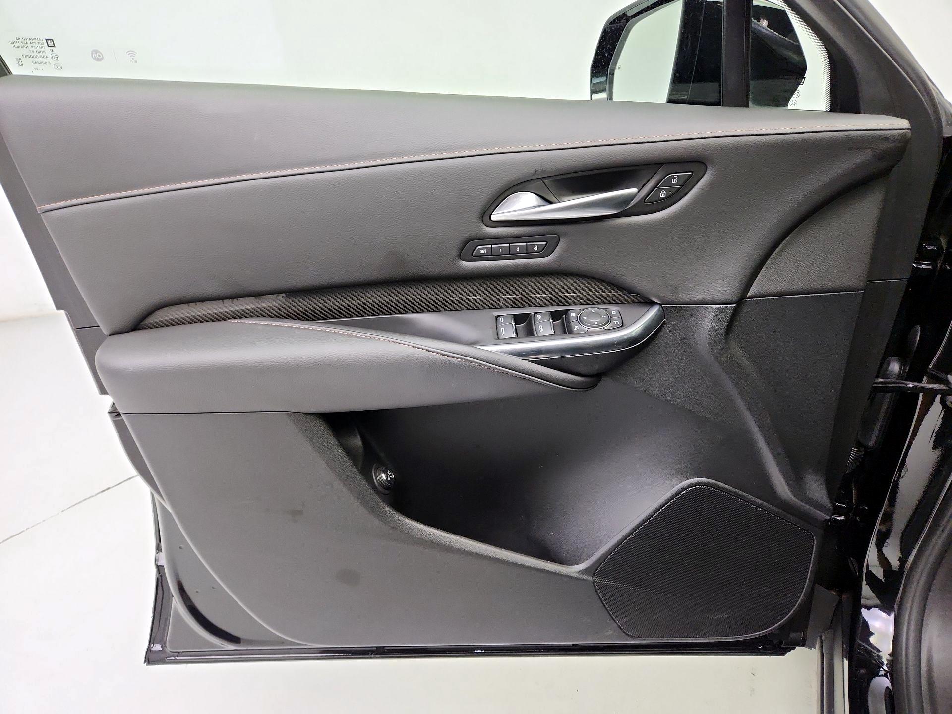 Thumbnail: 2023 Cadillac XT4 - 12