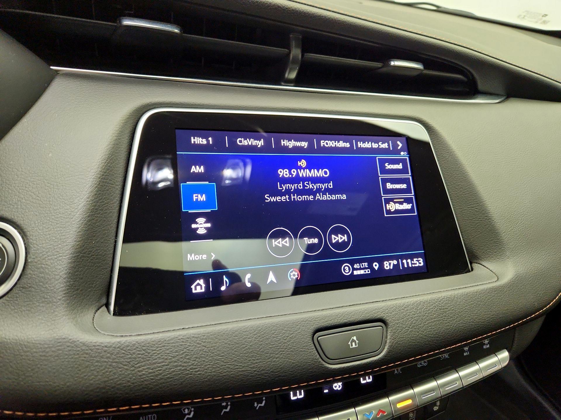 Thumbnail: 2023 Cadillac XT4 - 16