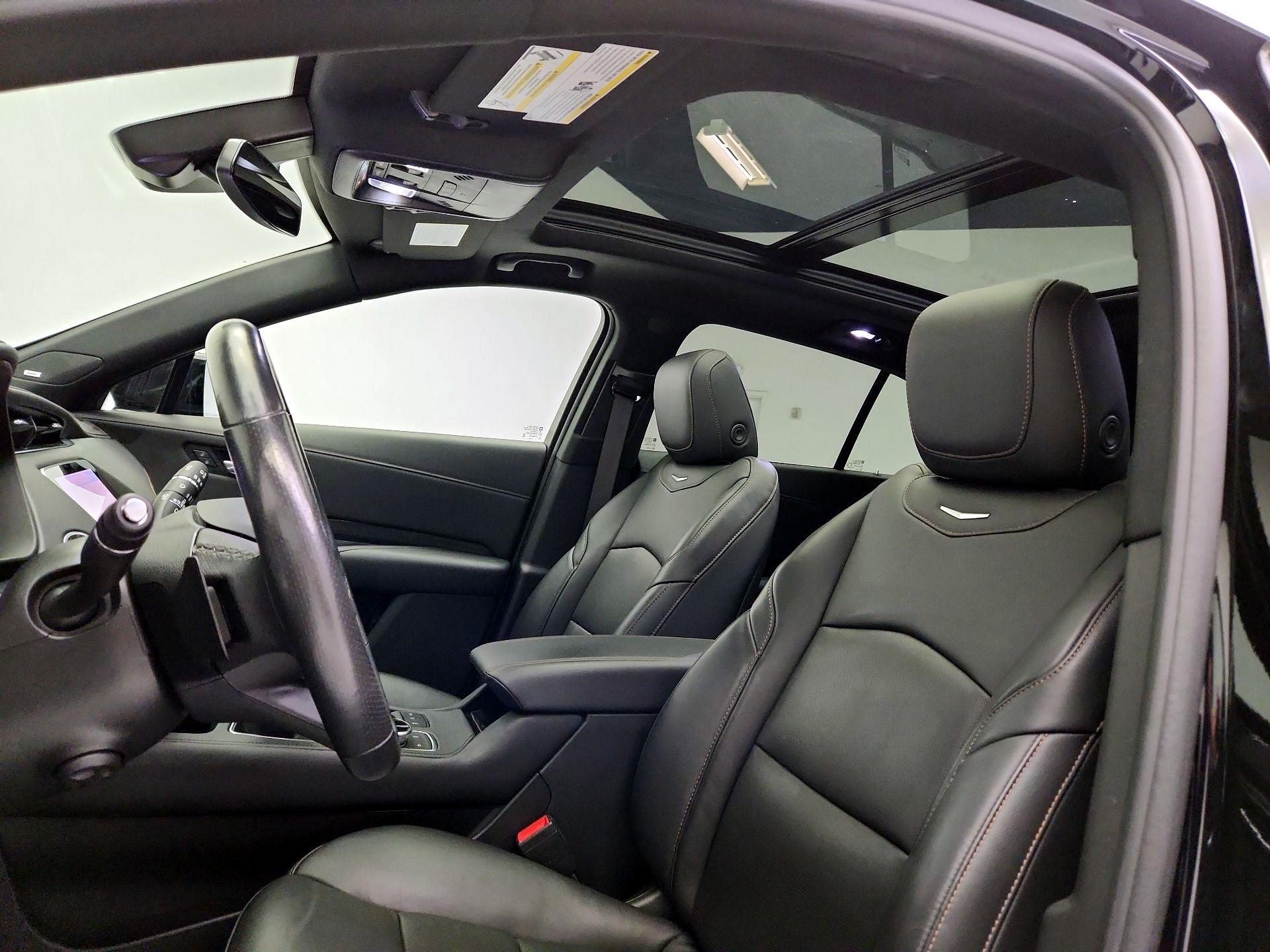 Thumbnail: 2023 Cadillac XT4 - 20