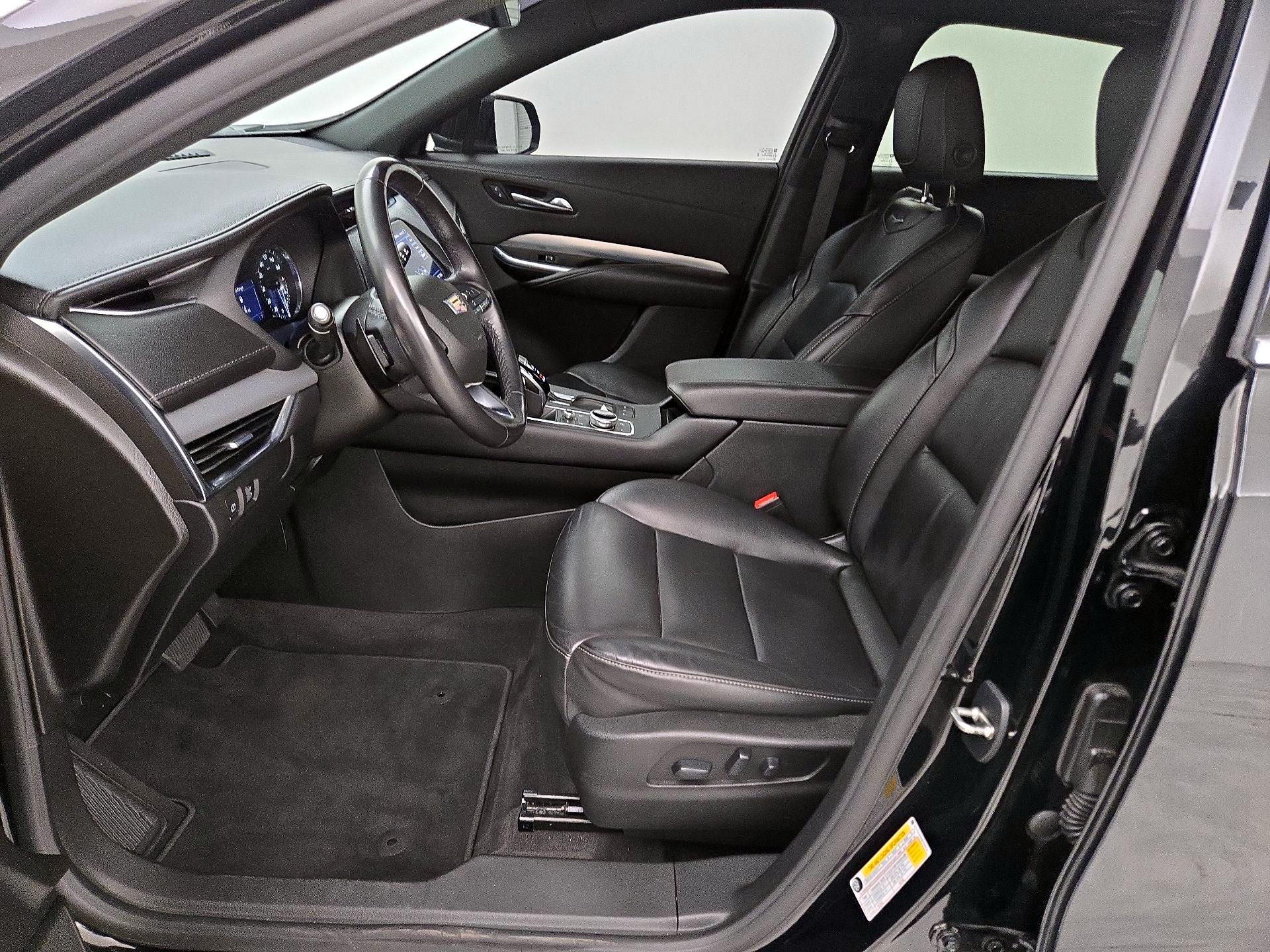 Thumbnail: 2021 Cadillac XT4 - 11