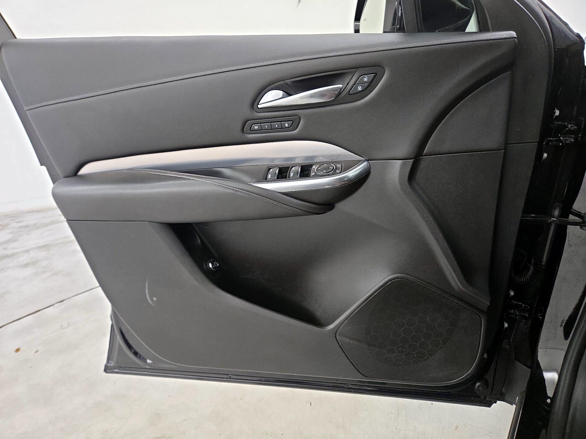 Thumbnail: 2021 Cadillac XT4 - 12