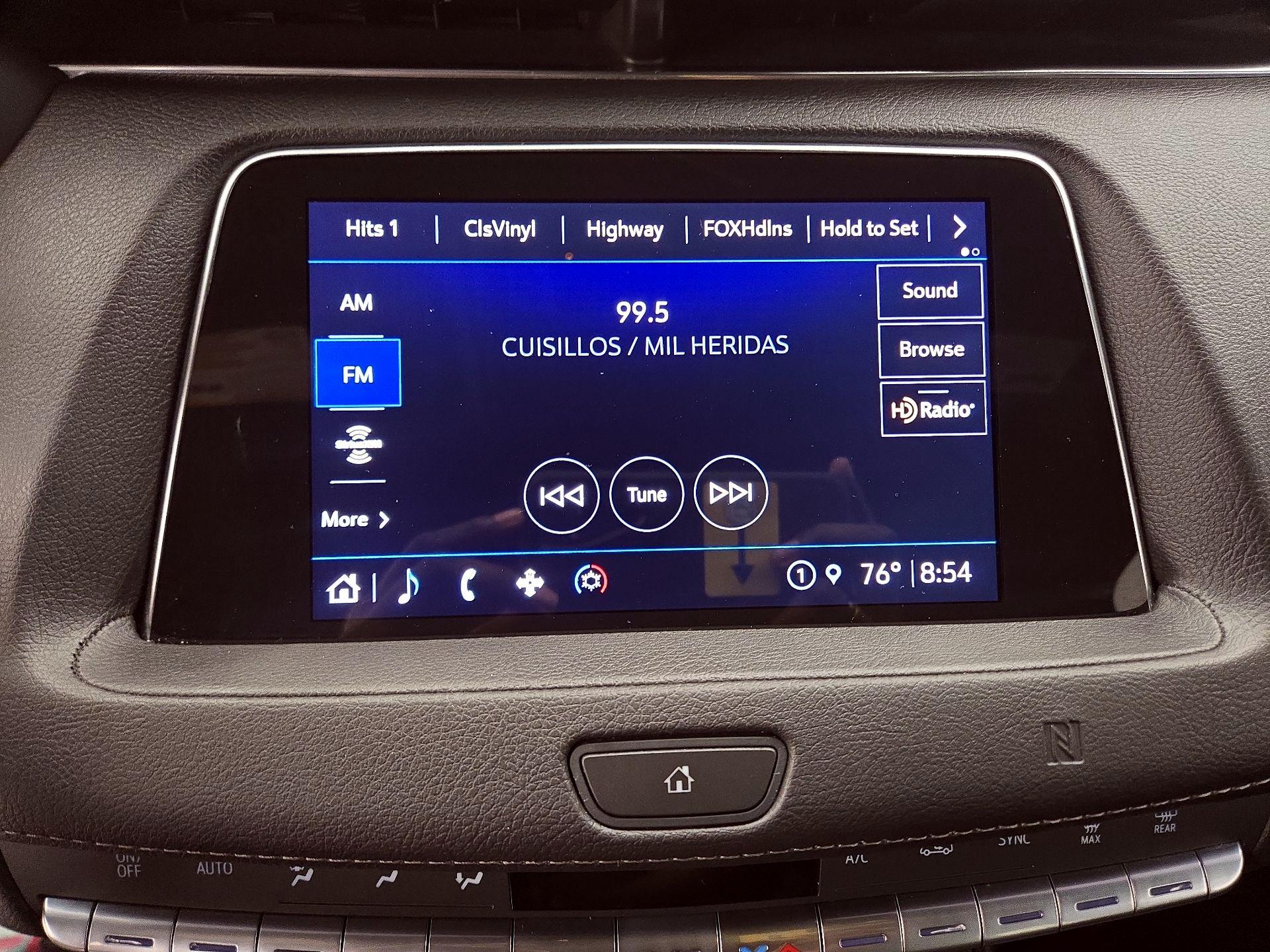 Thumbnail: 2021 Cadillac XT4 - 15