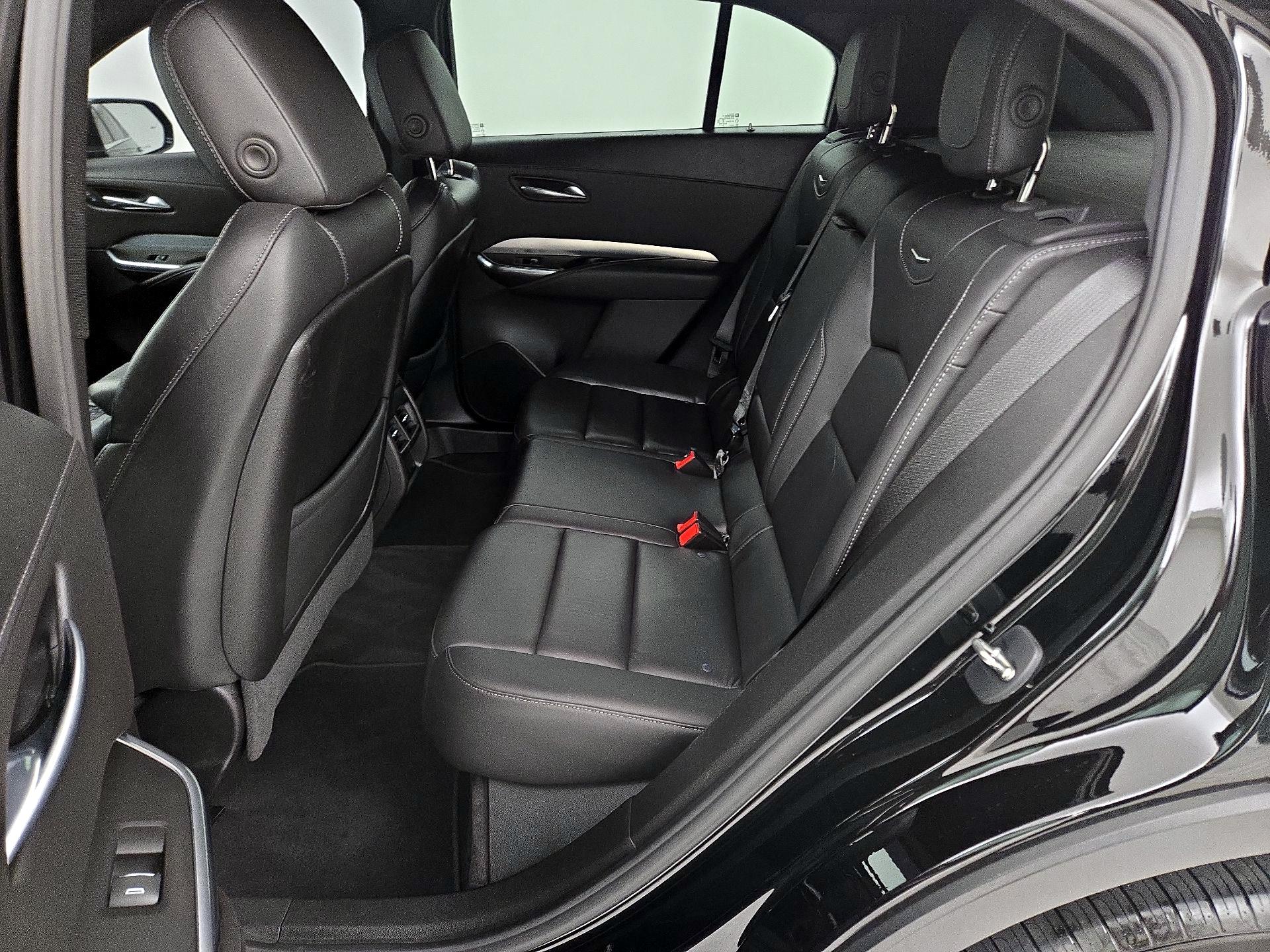 Thumbnail: 2021 Cadillac XT4 - 20