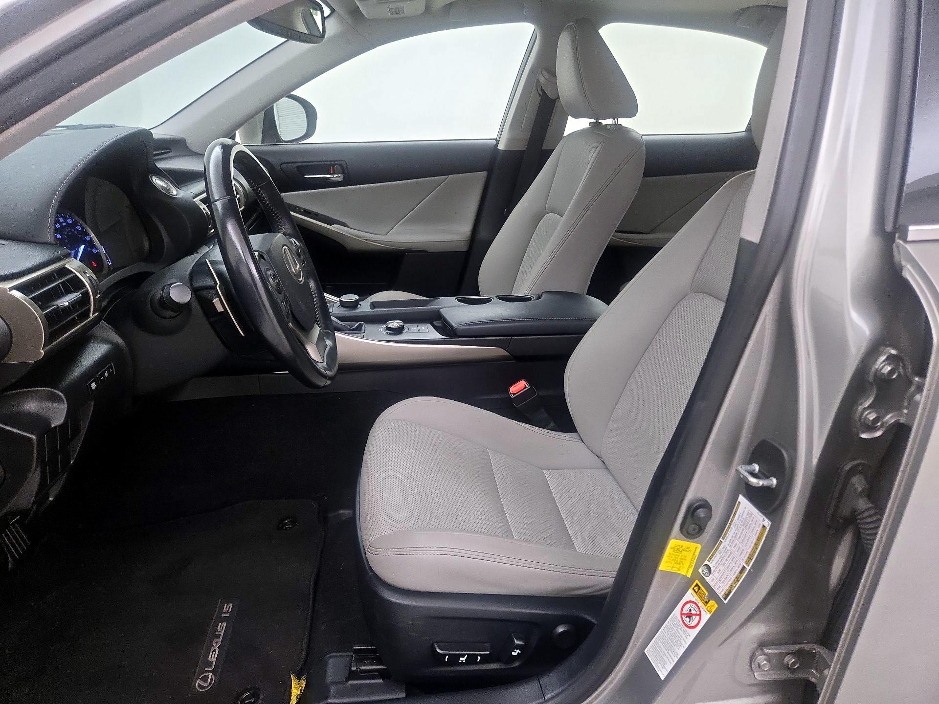 Thumbnail: 2015 Lexus IS - 11