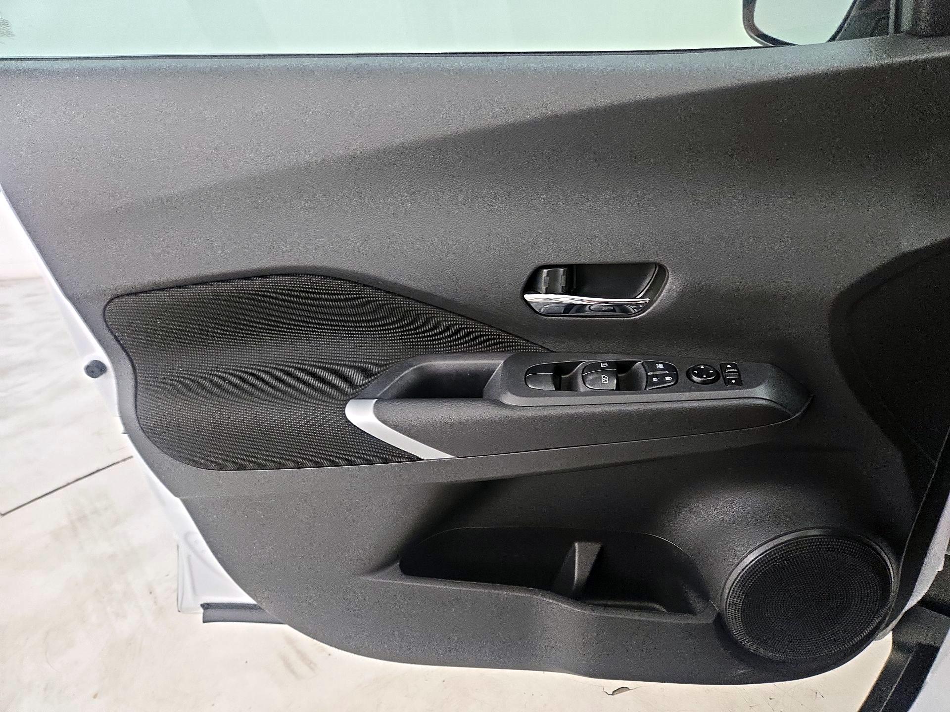 Thumbnail: 2023 Nissan Kicks - 12