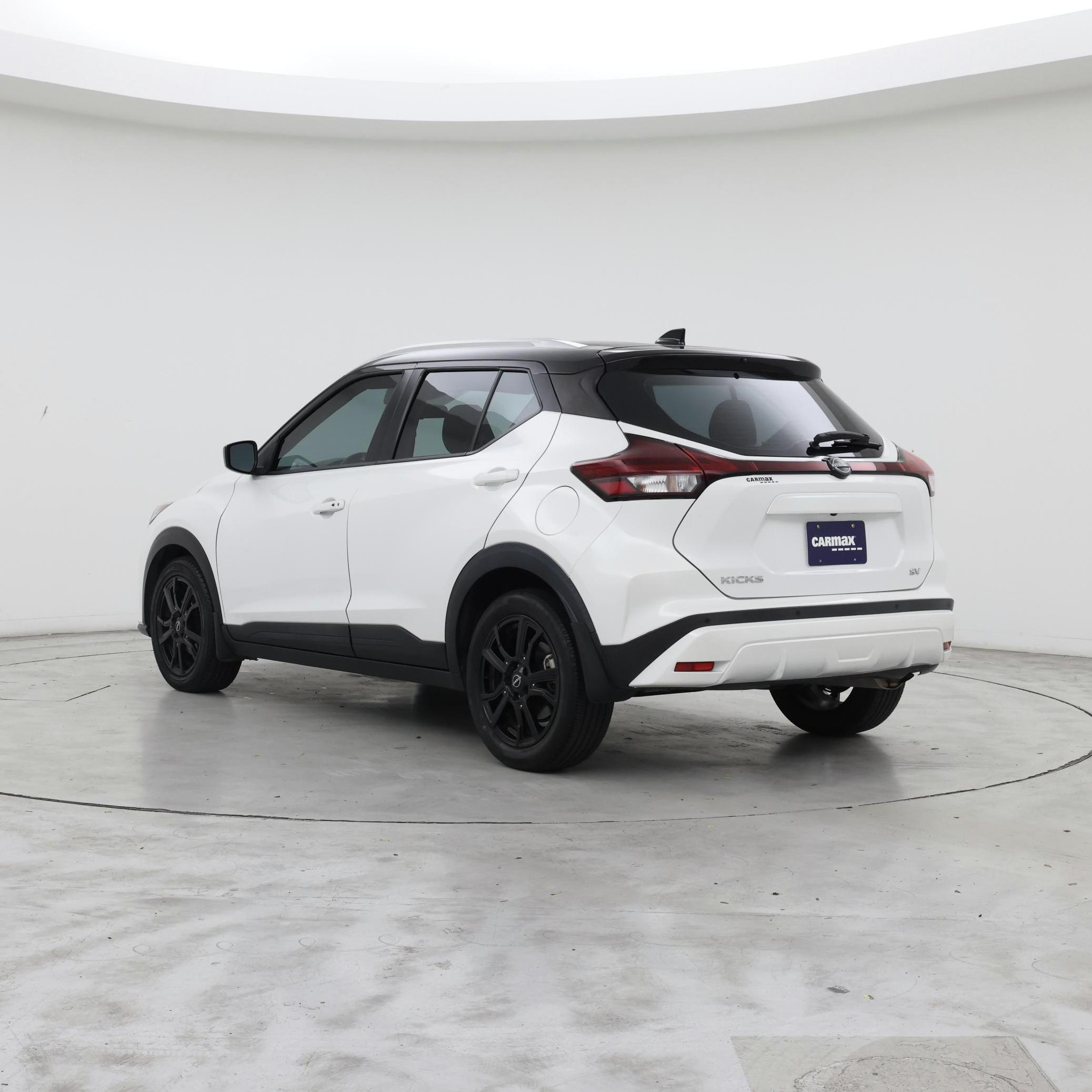 Thumbnail: 2023 Nissan Kicks - 2