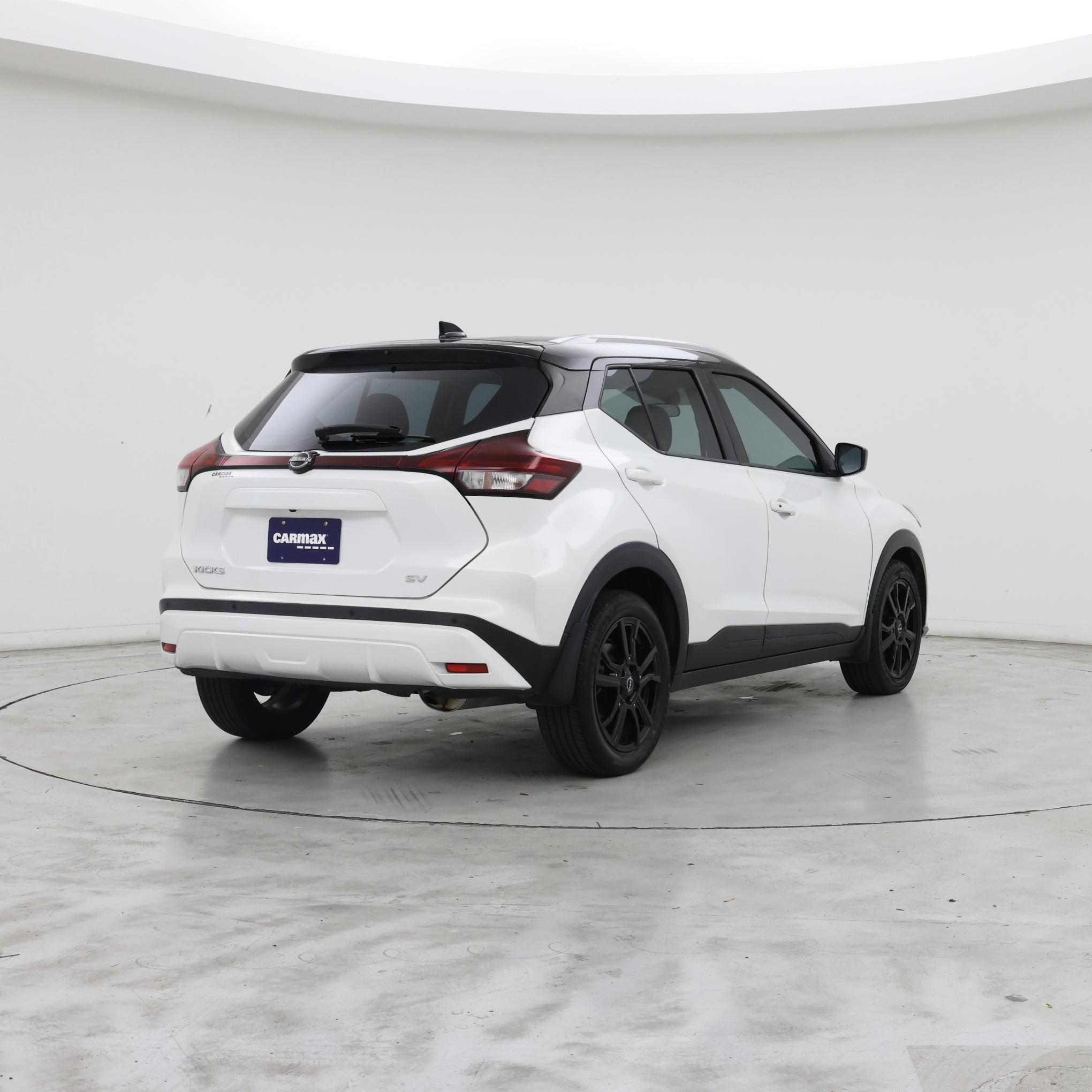 Thumbnail: 2023 Nissan Kicks - 8