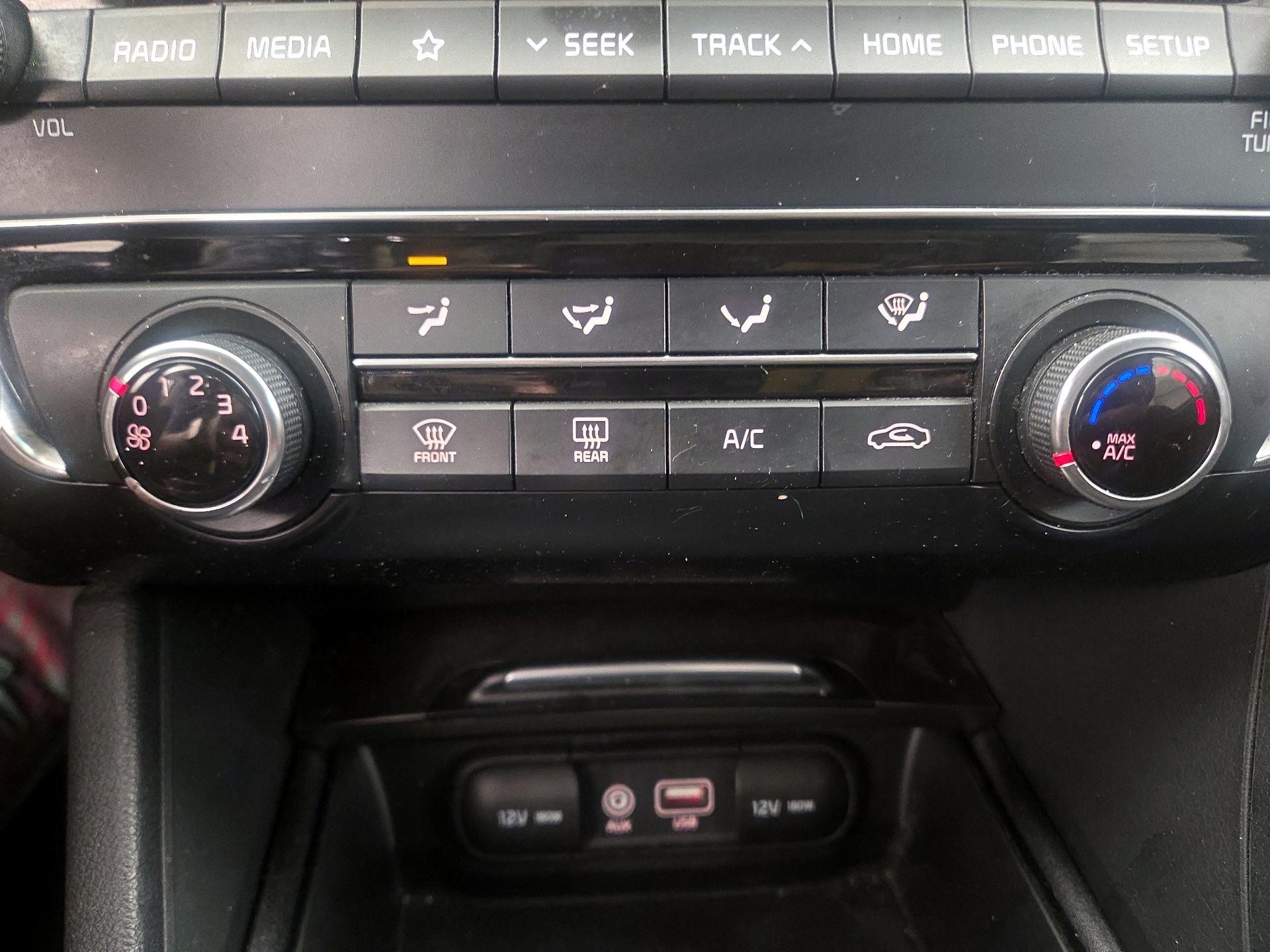 Thumbnail: 2019 Kia Optima - 16