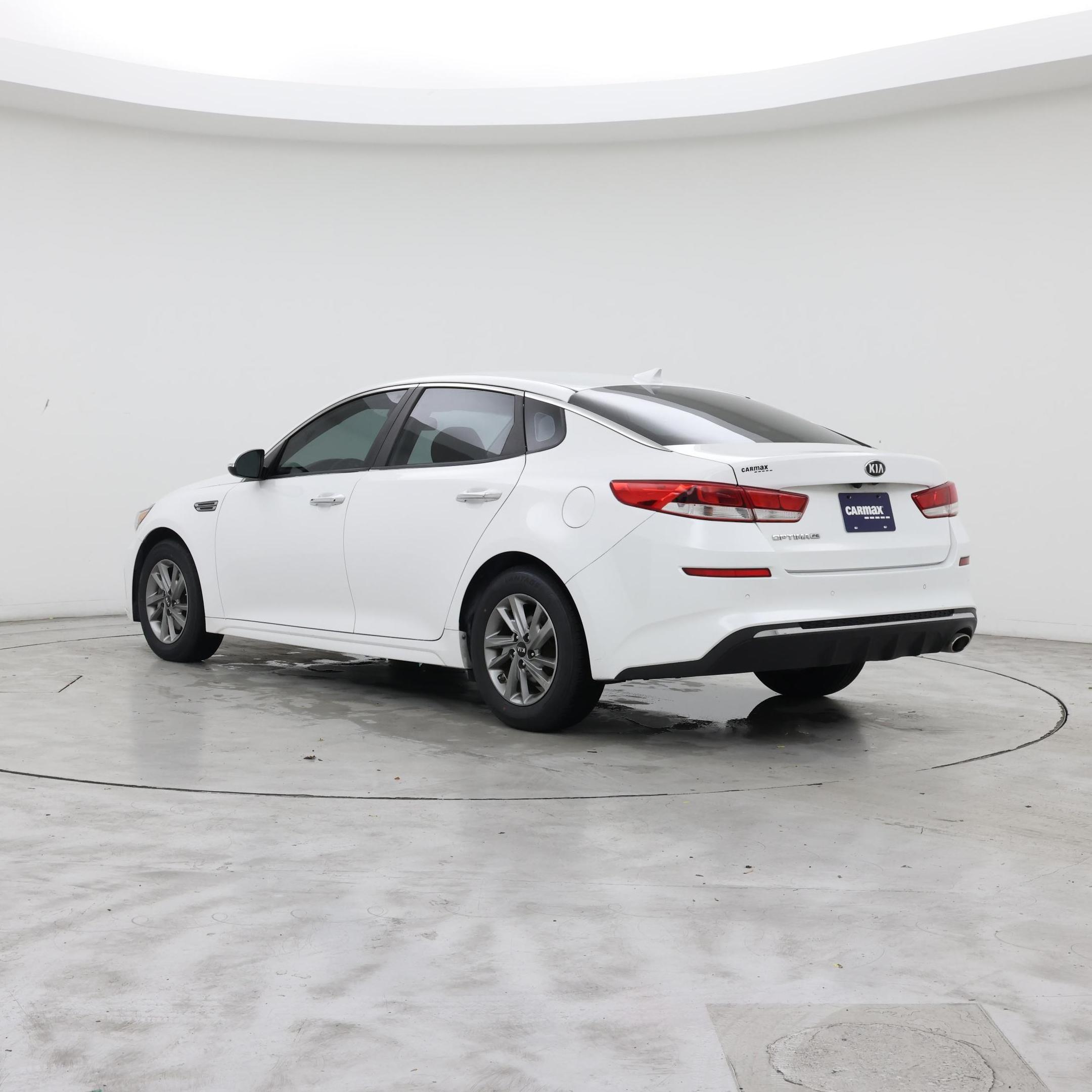 Thumbnail: 2019 Kia Optima - 2