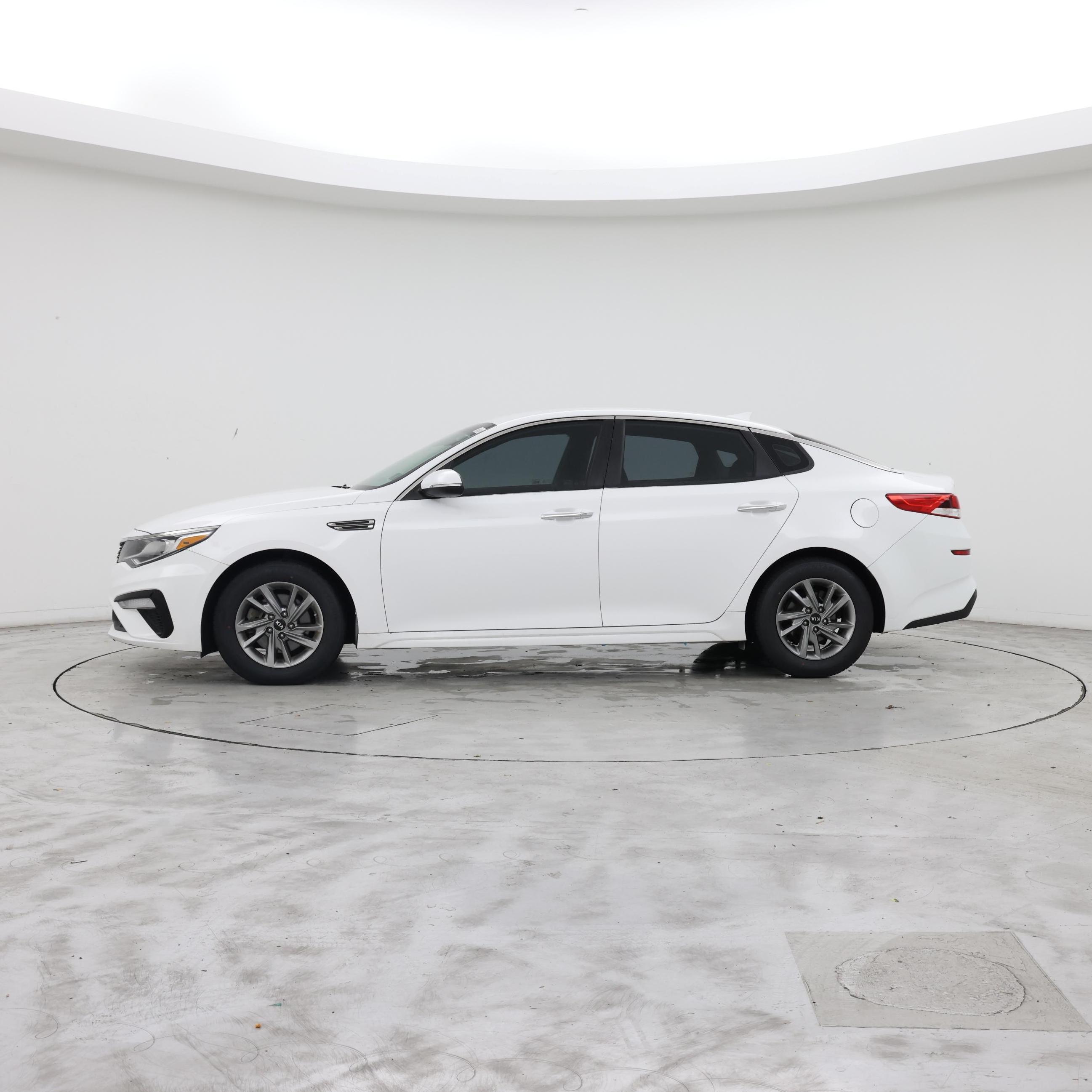 Thumbnail: 2019 Kia Optima - 3