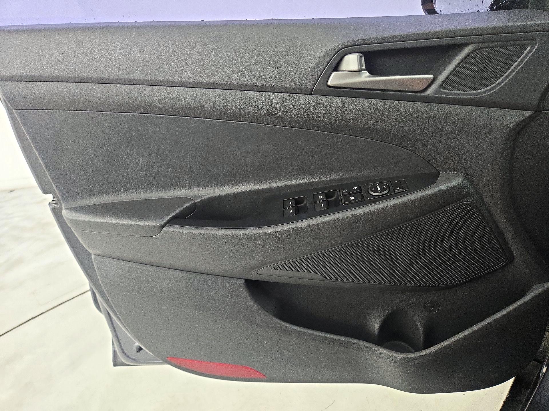 Thumbnail: 2018 Hyundai Tucson - 12