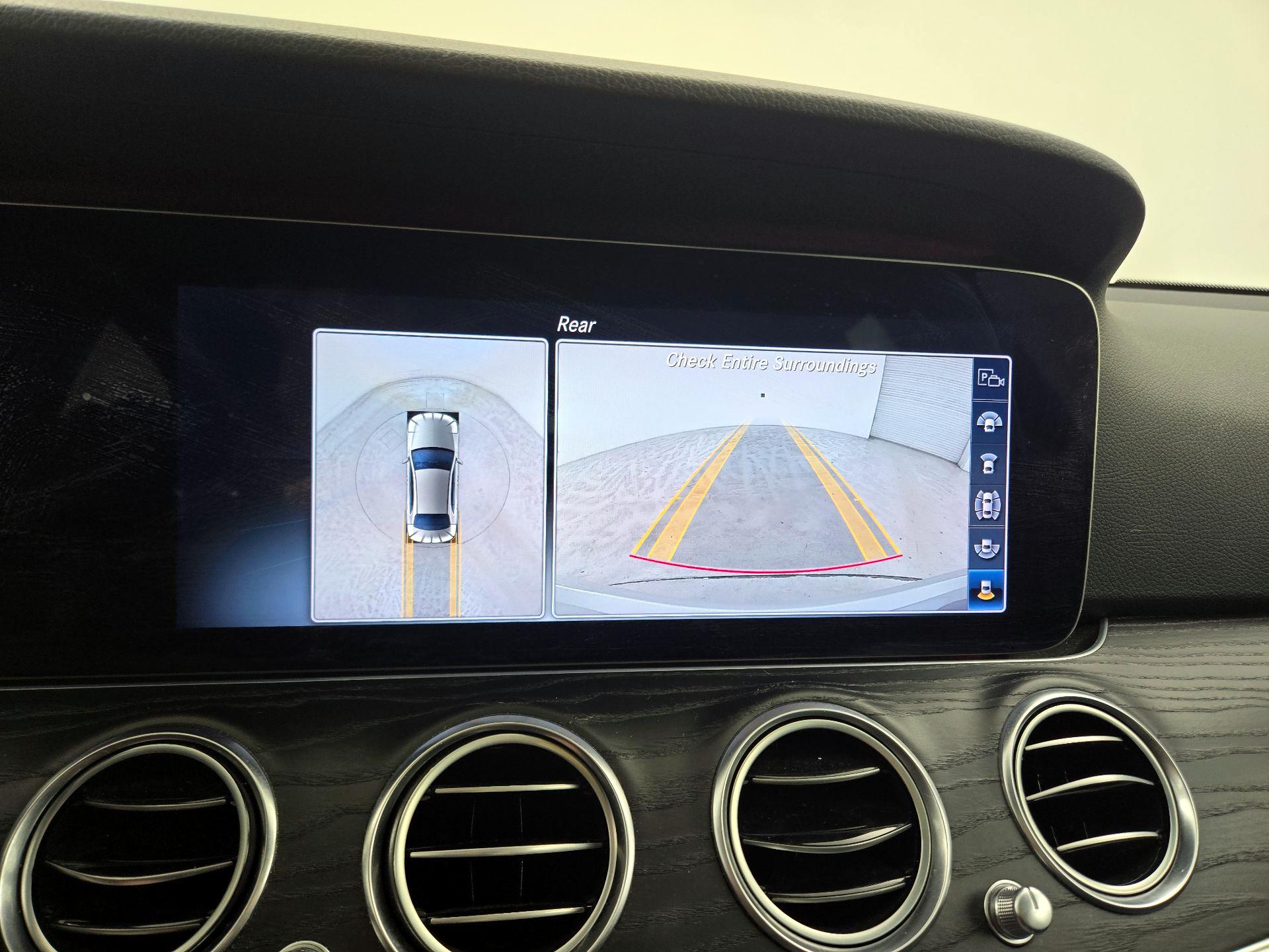 Thumbnail: 2020 Mercedes-Benz E-Class - 15