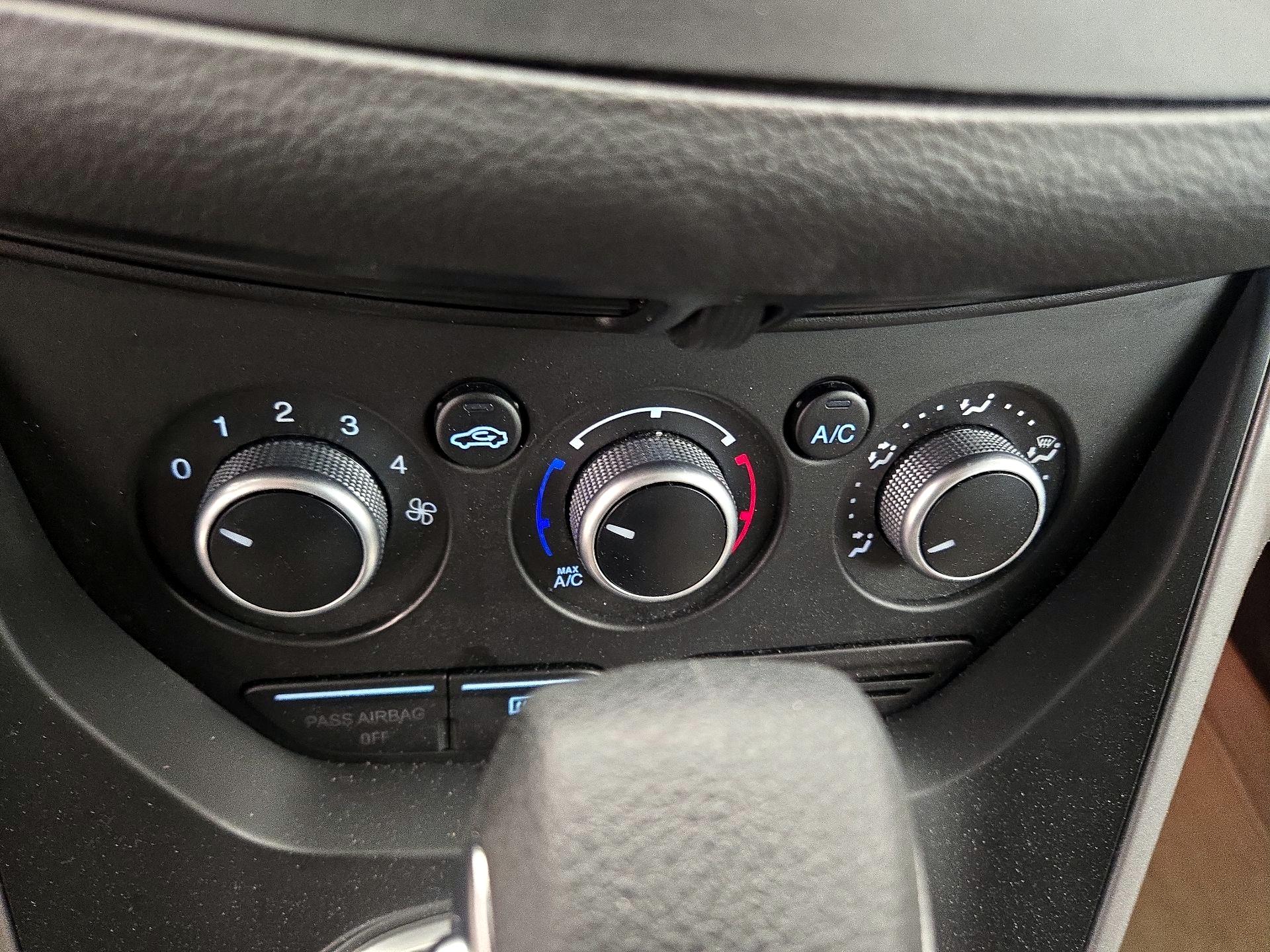 Thumbnail: 2014 Ford Escape - 16