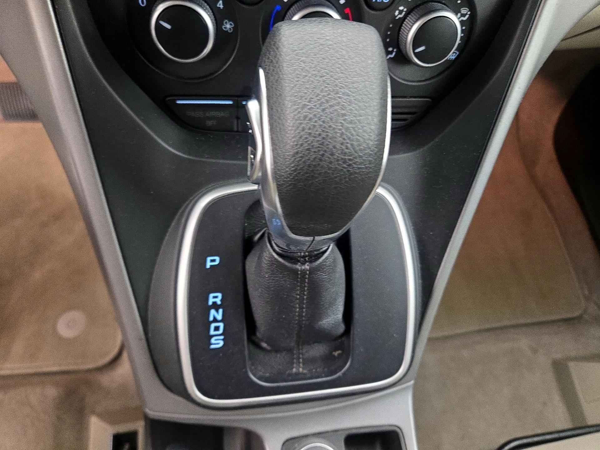 Thumbnail: 2014 Ford Escape - 17