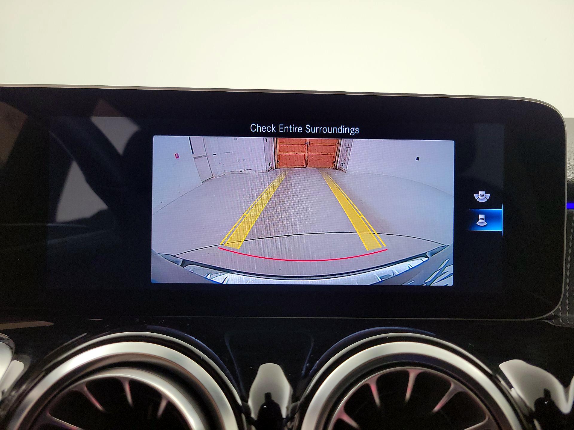 Thumbnail: 2020 Mercedes-Benz GLB - 14