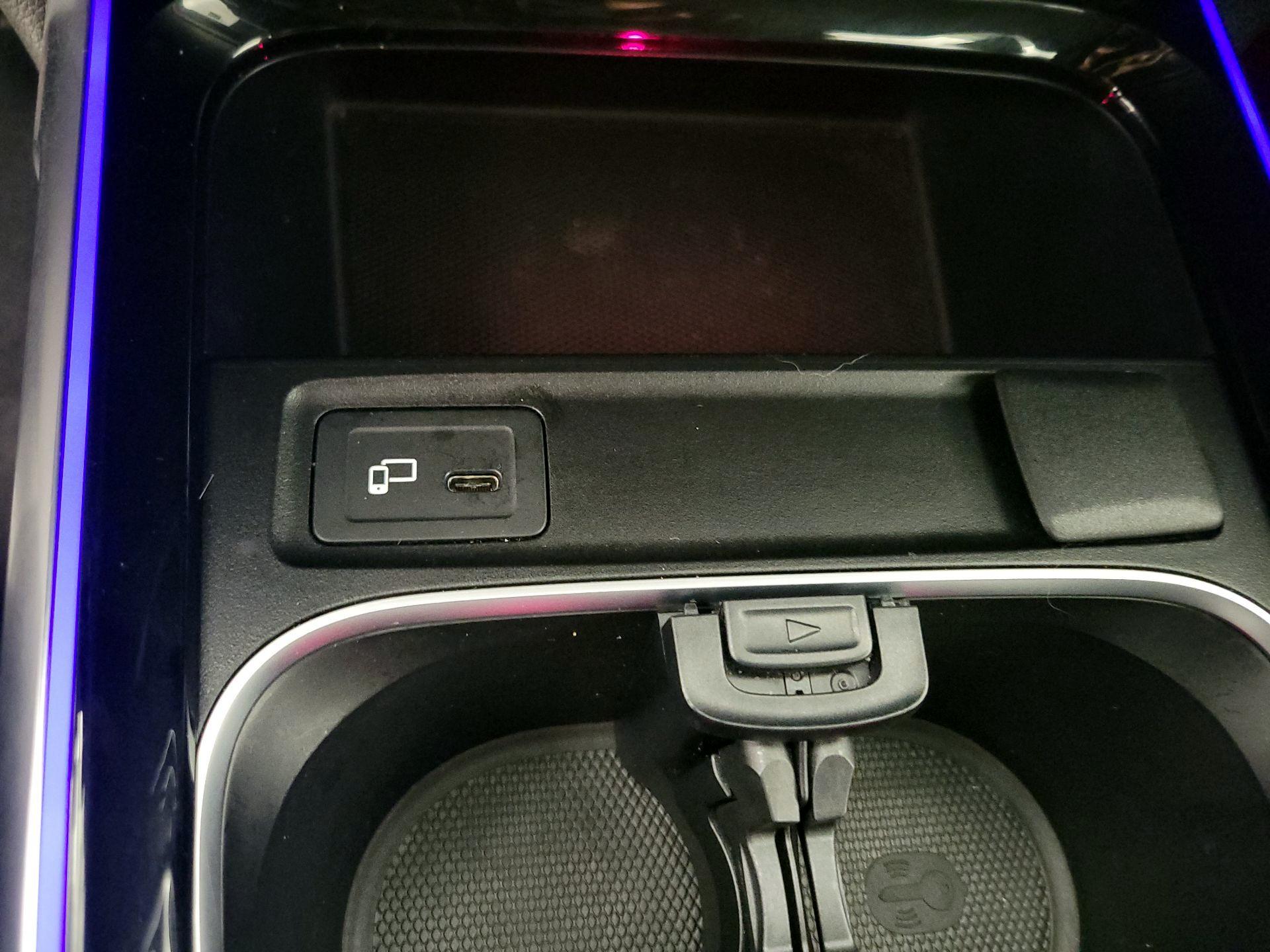 Thumbnail: 2020 Mercedes-Benz GLB - 18