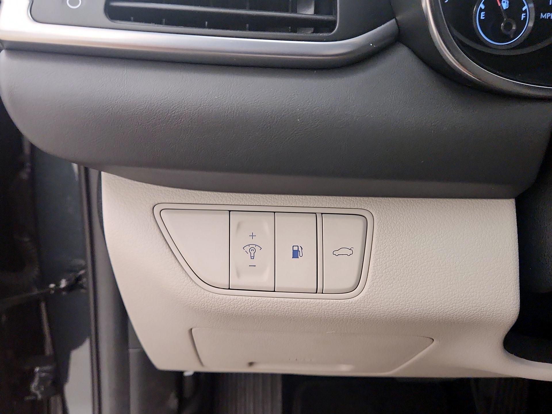 Thumbnail: 2023 Genesis G70 - 13