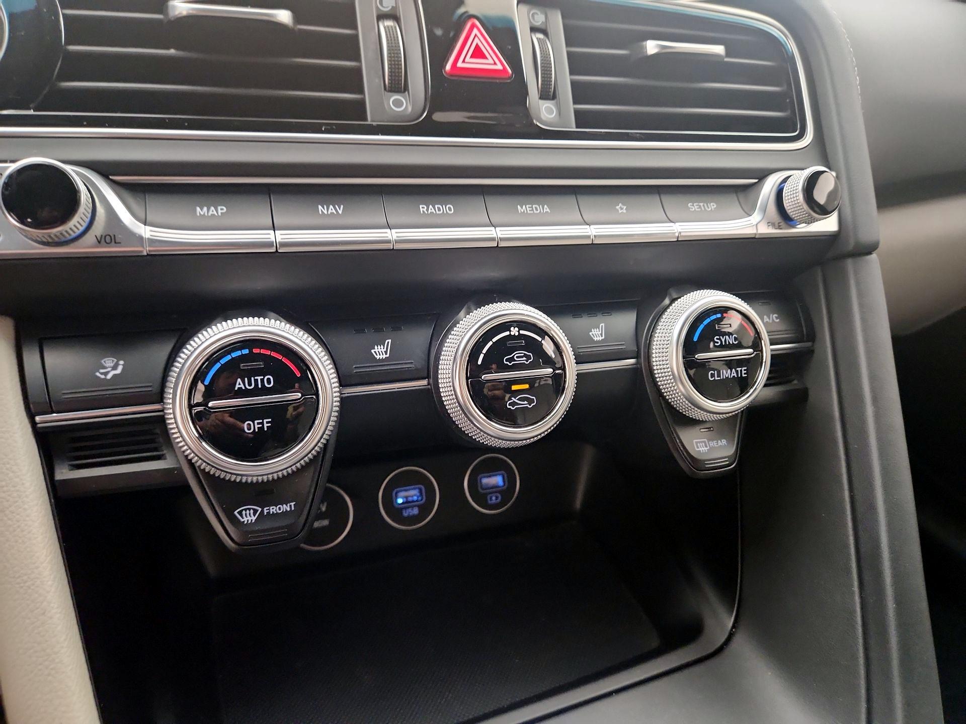 Thumbnail: 2023 Genesis G70 - 17