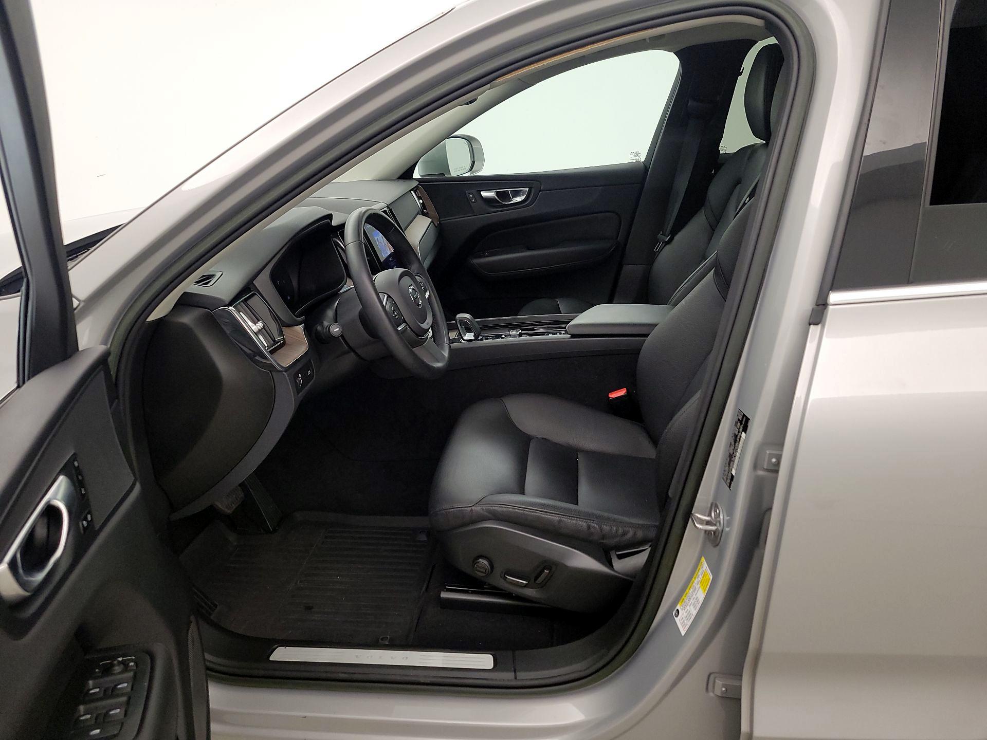 Thumbnail: 2022 Volvo XC60 - 11