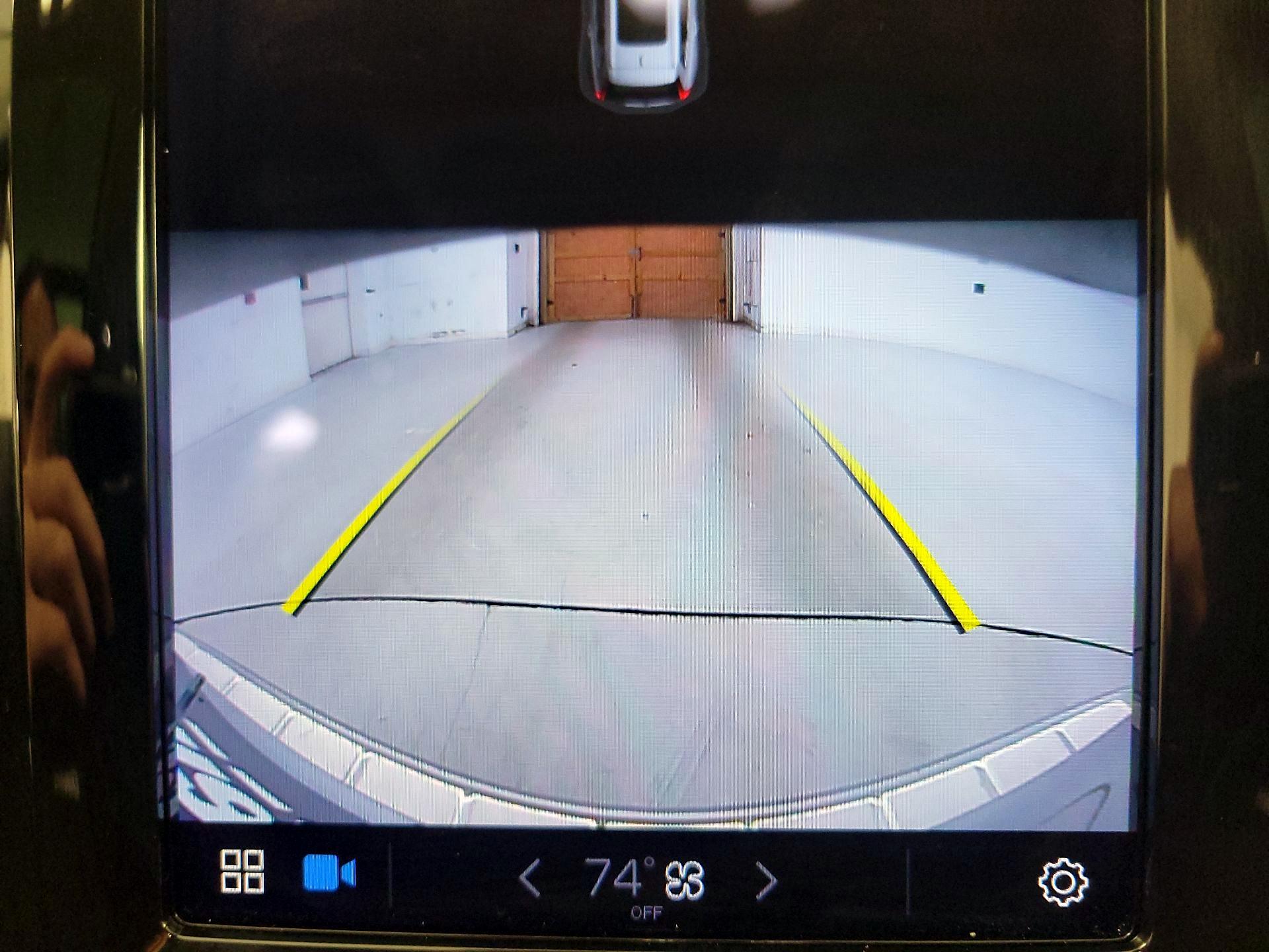 Thumbnail: 2022 Volvo XC60 - 15