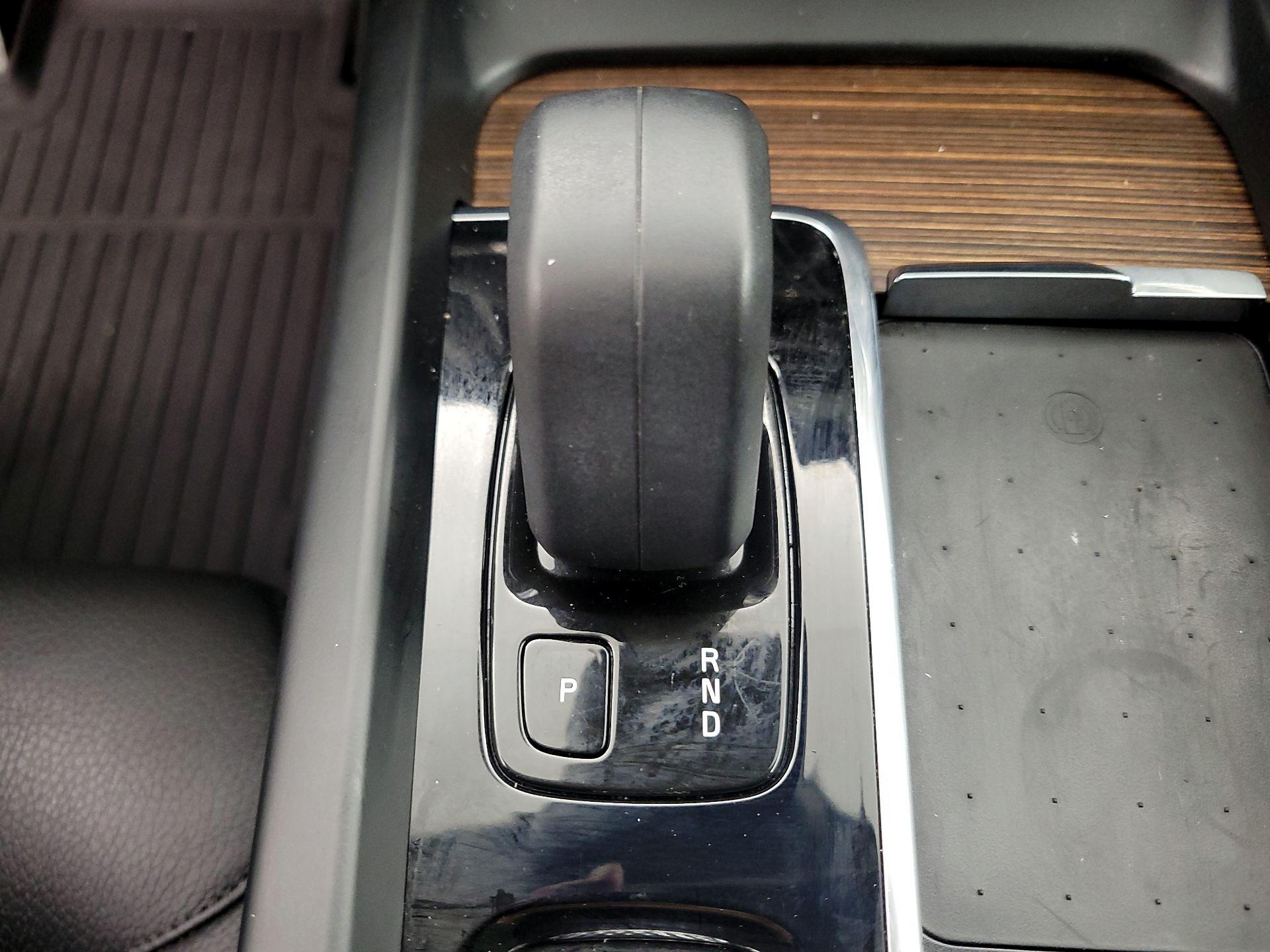 Thumbnail: 2022 Volvo XC60 - 18