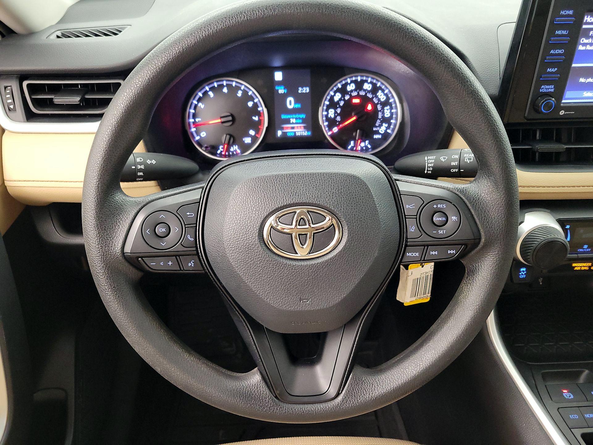 Thumbnail: 2022 Toyota RAV4 - 10