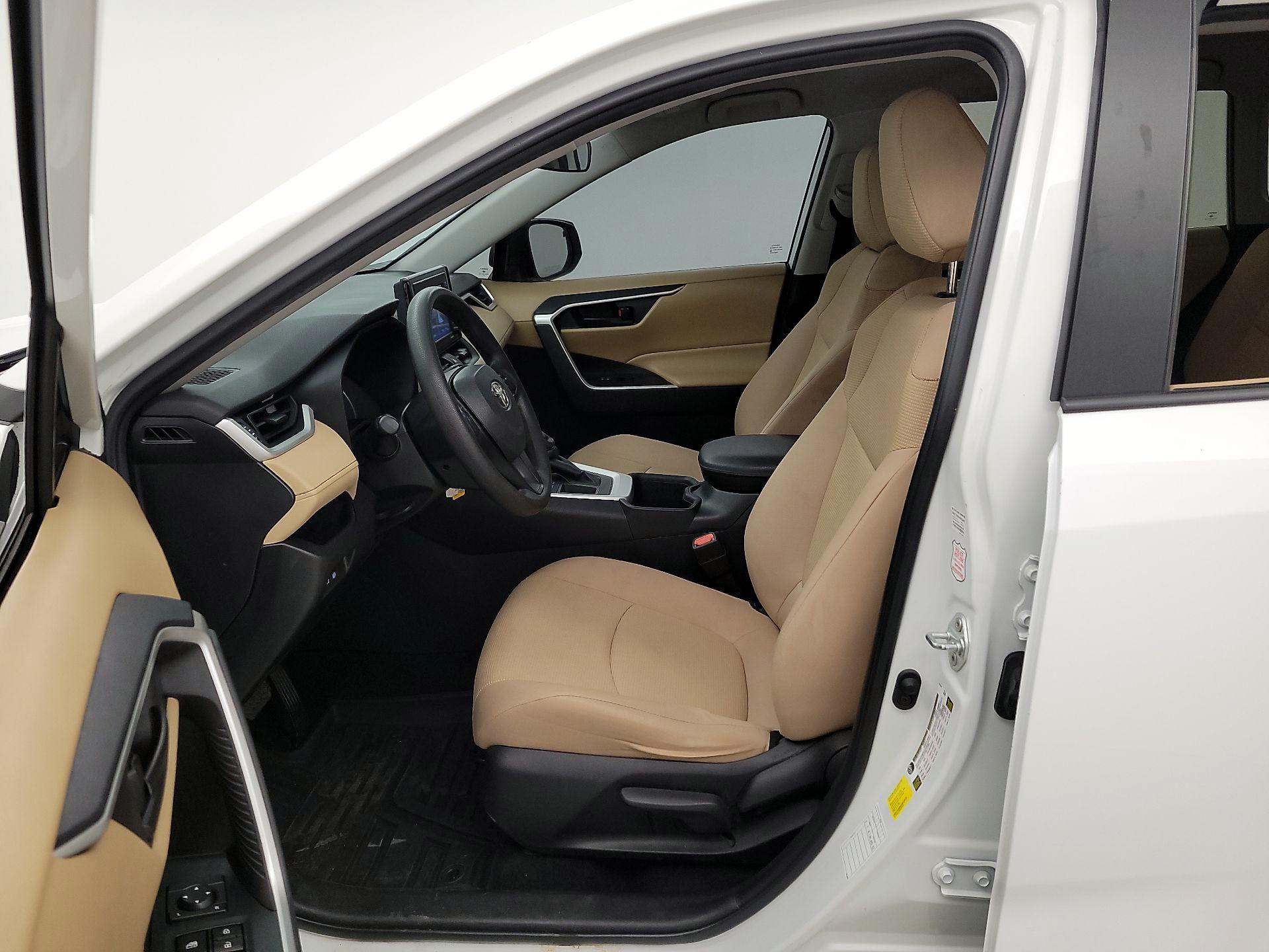 Thumbnail: 2022 Toyota RAV4 - 11