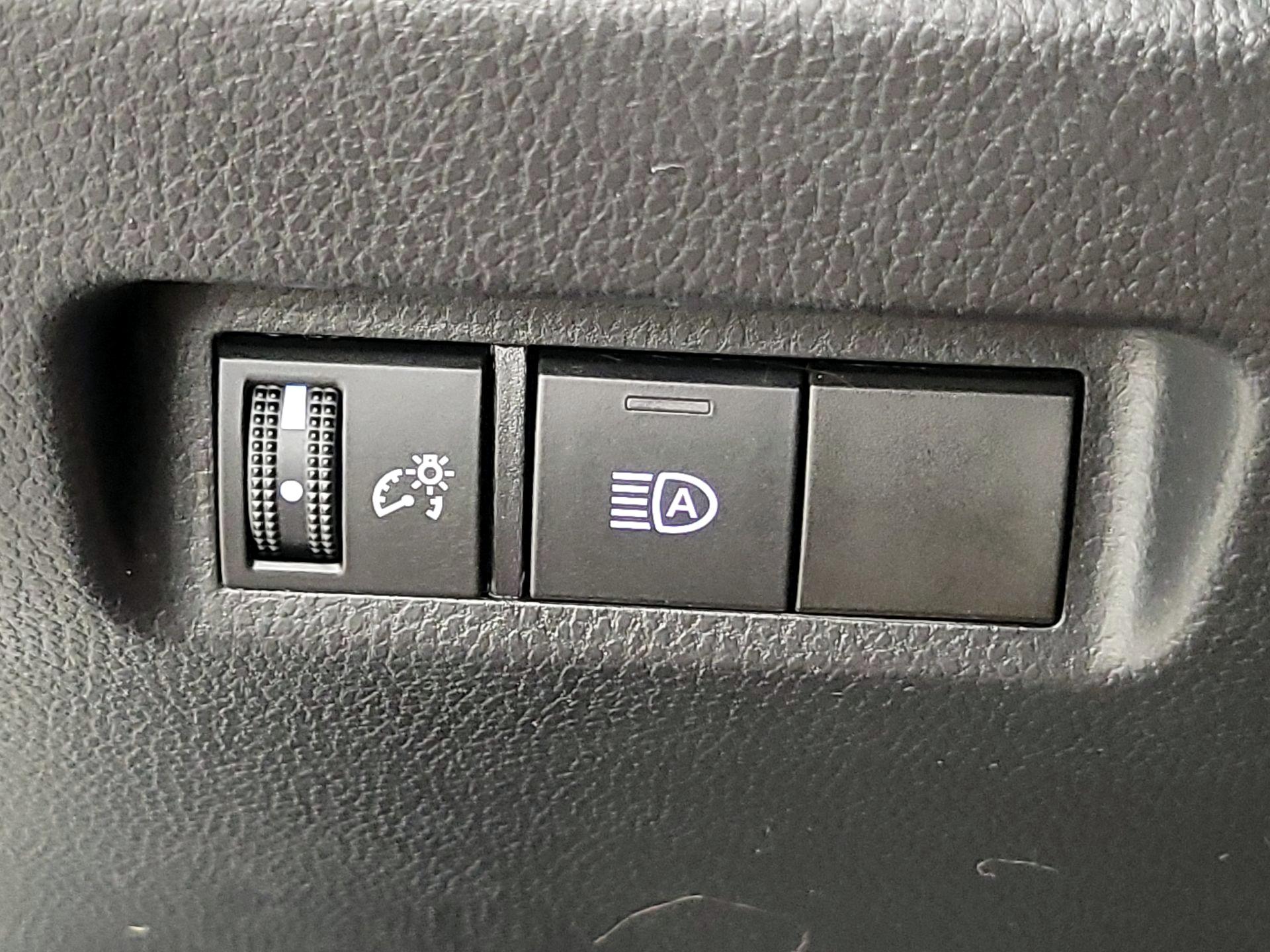 Thumbnail: 2022 Toyota RAV4 - 13