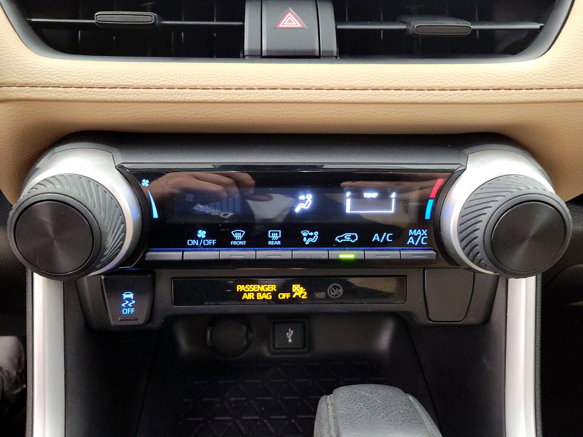 Thumbnail: 2022 Toyota RAV4 - 16