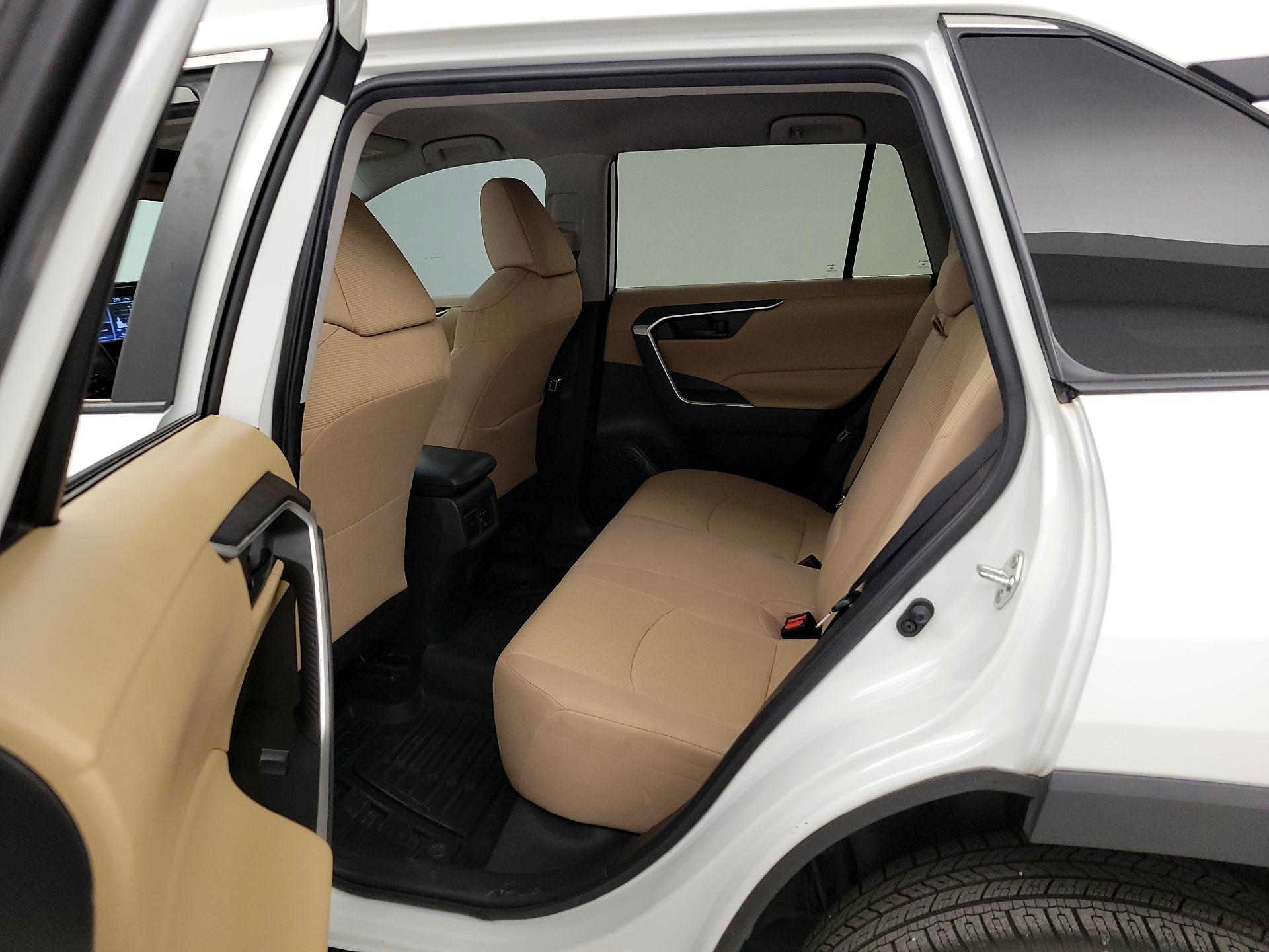 Thumbnail: 2022 Toyota RAV4 - 19