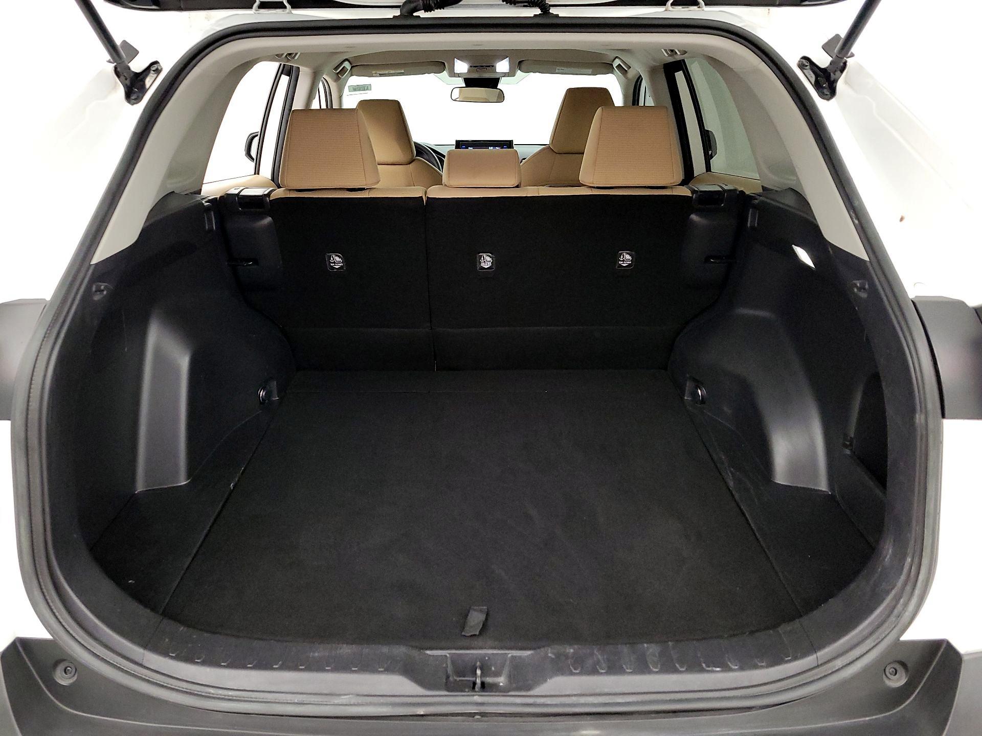 Thumbnail: 2022 Toyota RAV4 - 20