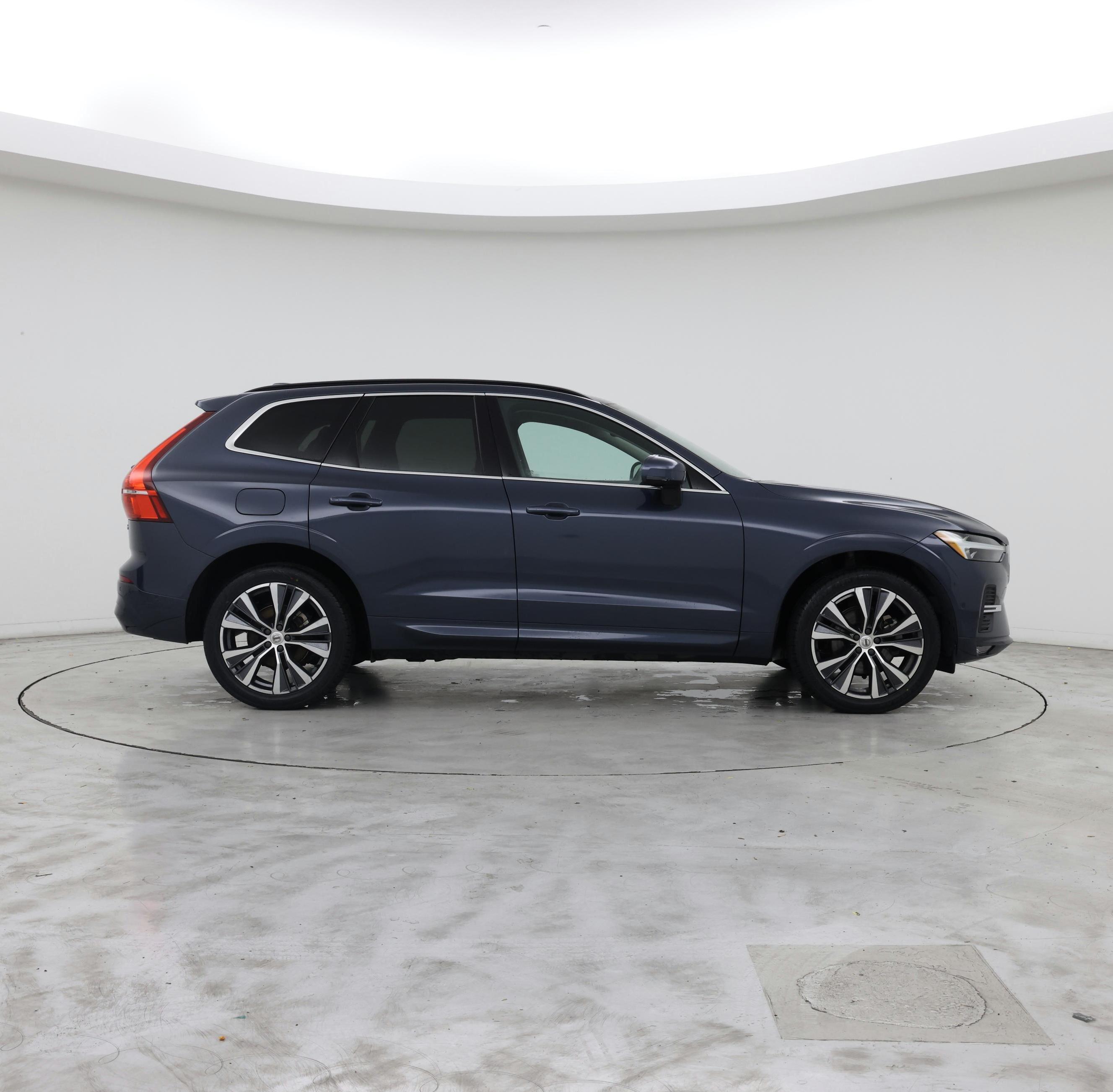 Thumbnail: 2022 Volvo XC60 - 7