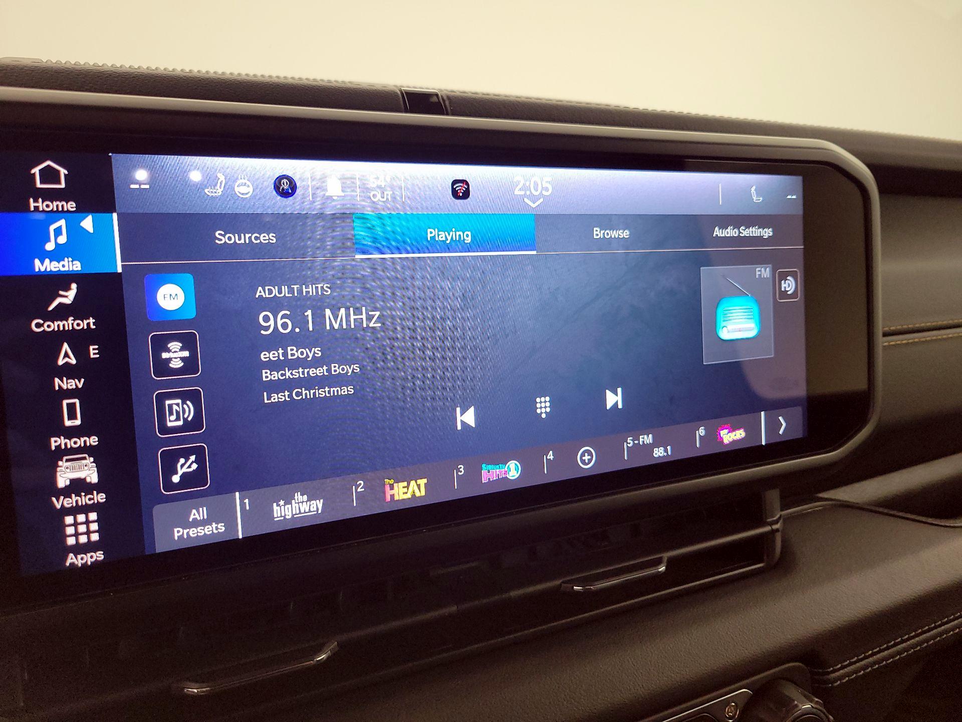 Thumbnail: 2024 Jeep Wrangler - 16