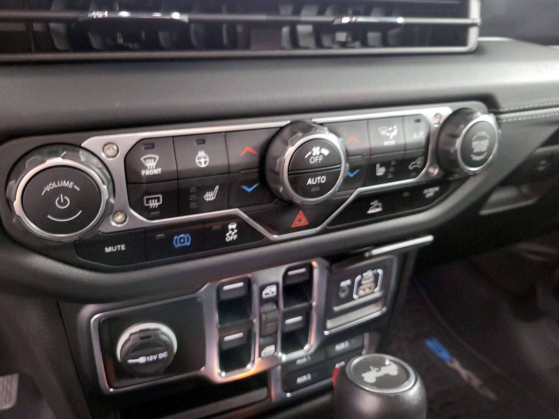 Thumbnail: 2024 Jeep Wrangler - 17