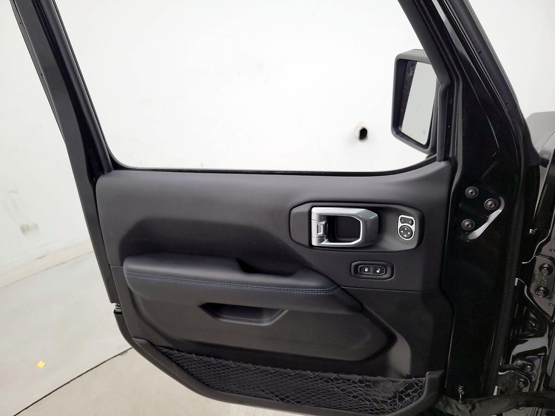 Thumbnail: 2022 Jeep Wrangler - 12