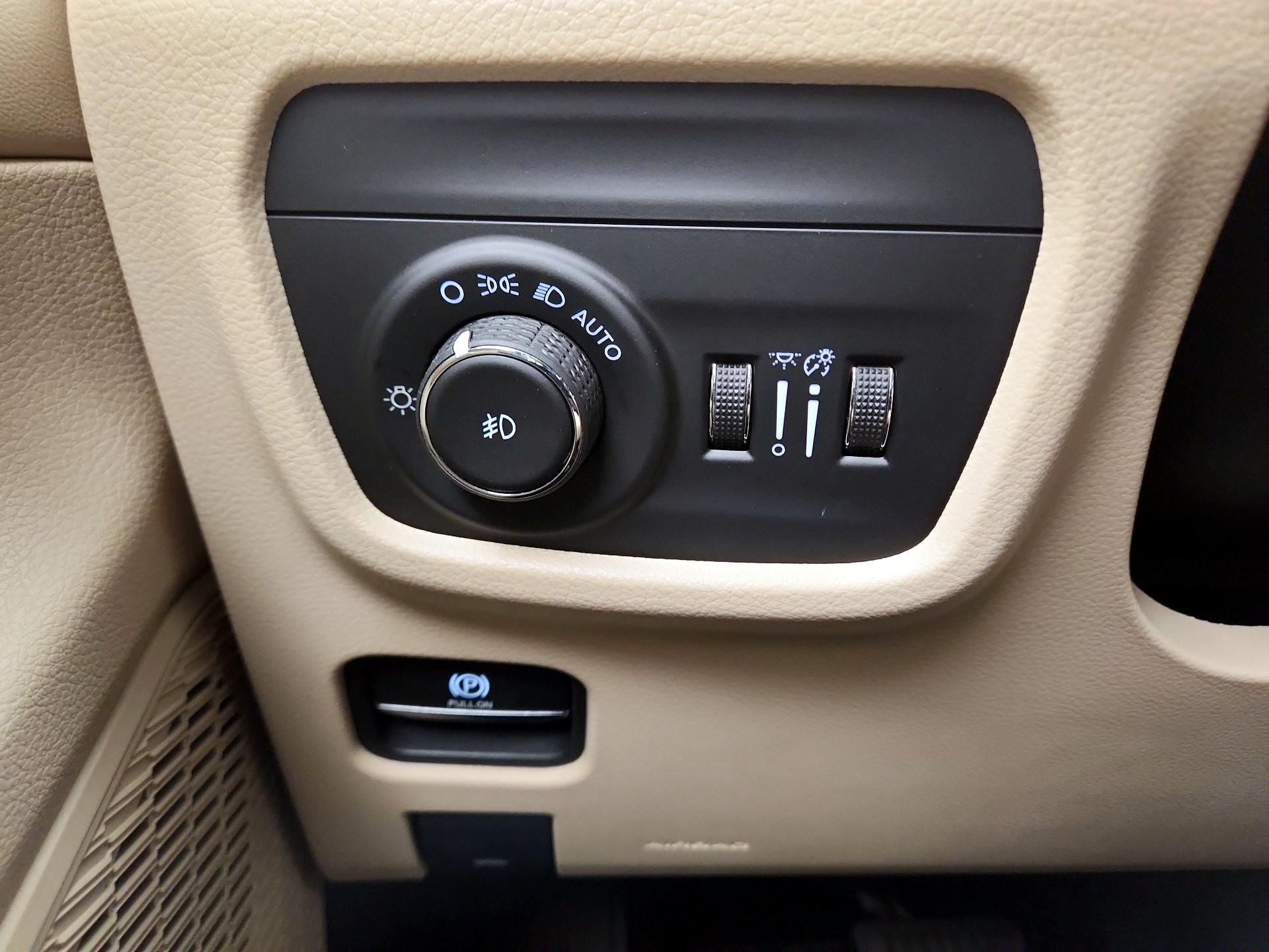 Thumbnail: 2023 Jeep Grand Cherokee - 13