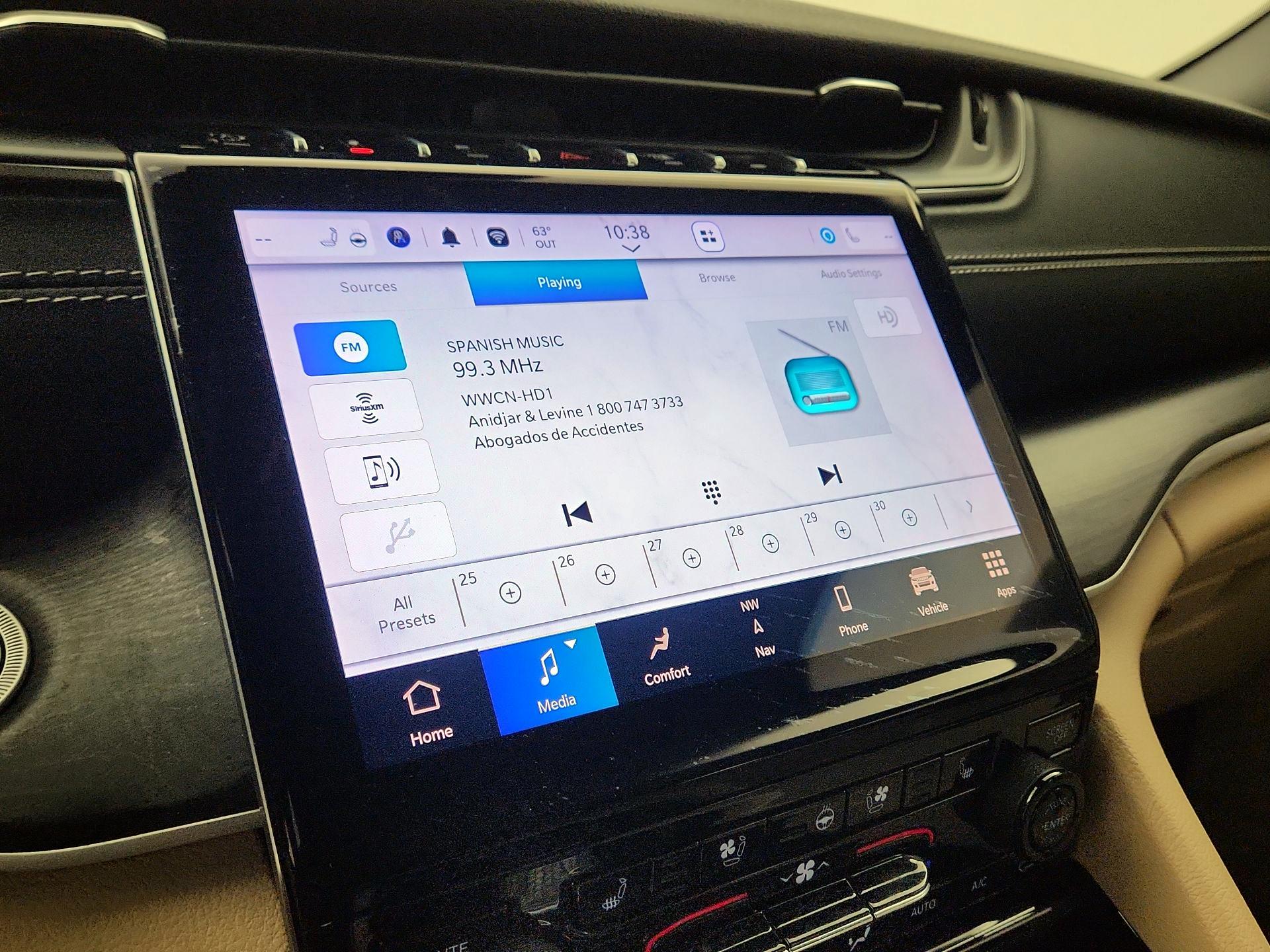 Thumbnail: 2023 Jeep Grand Cherokee - 16