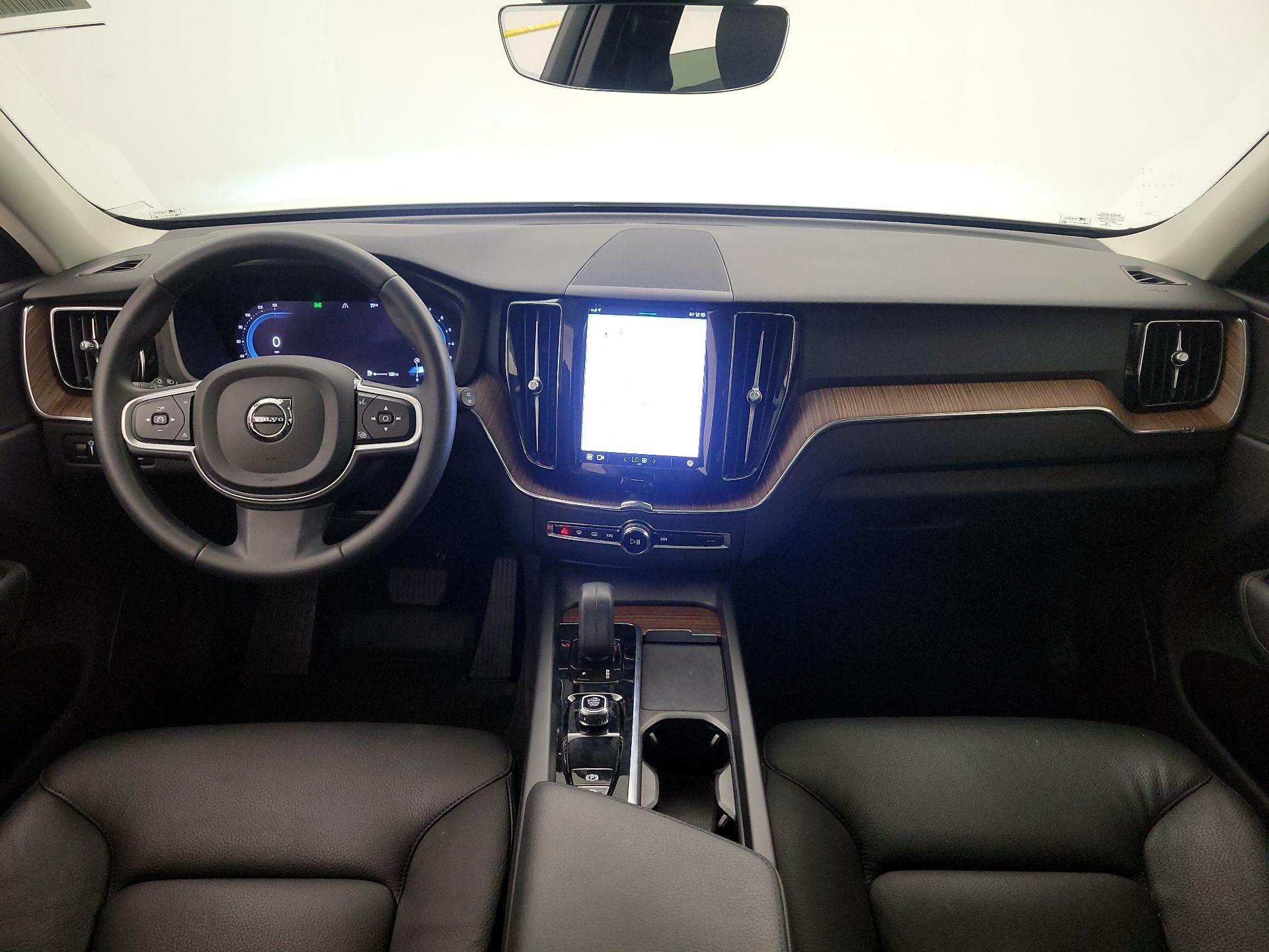 Thumbnail: 2022 Volvo XC60 - 9