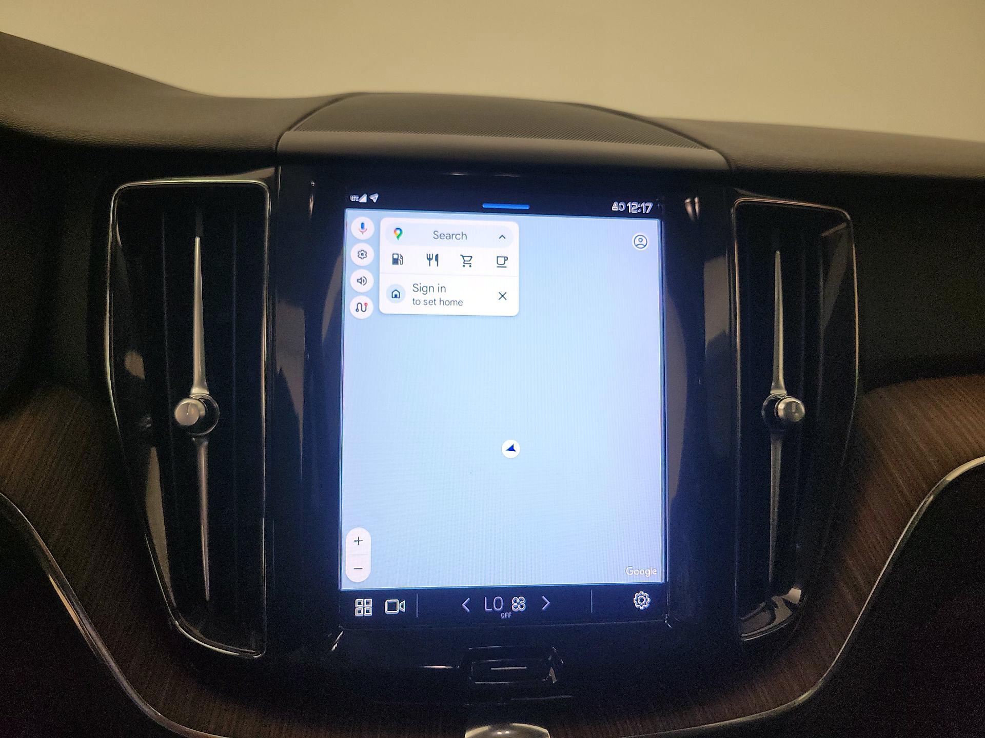 Thumbnail: 2022 Volvo XC60 - 14