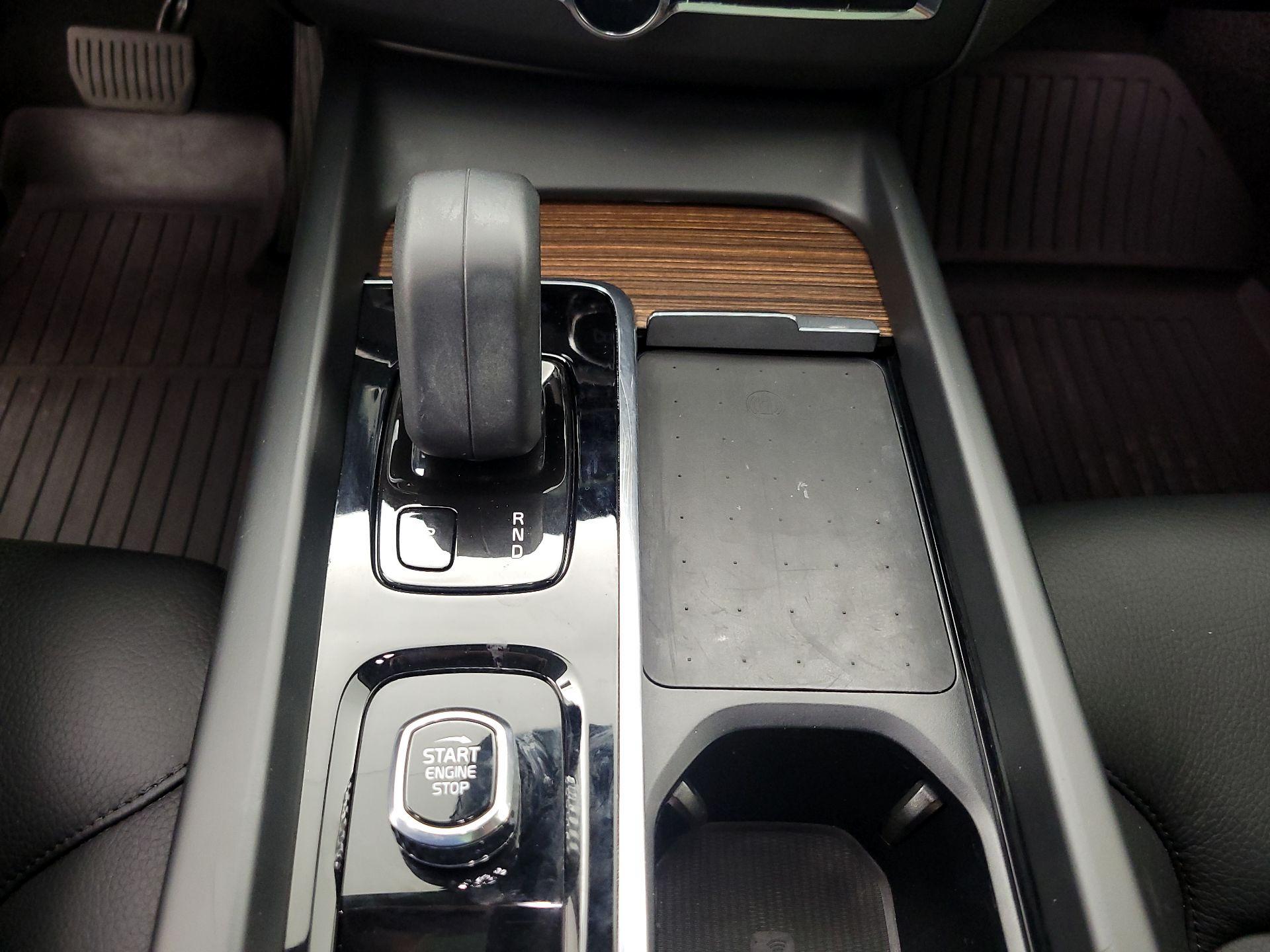 Thumbnail: 2022 Volvo XC60 - 18