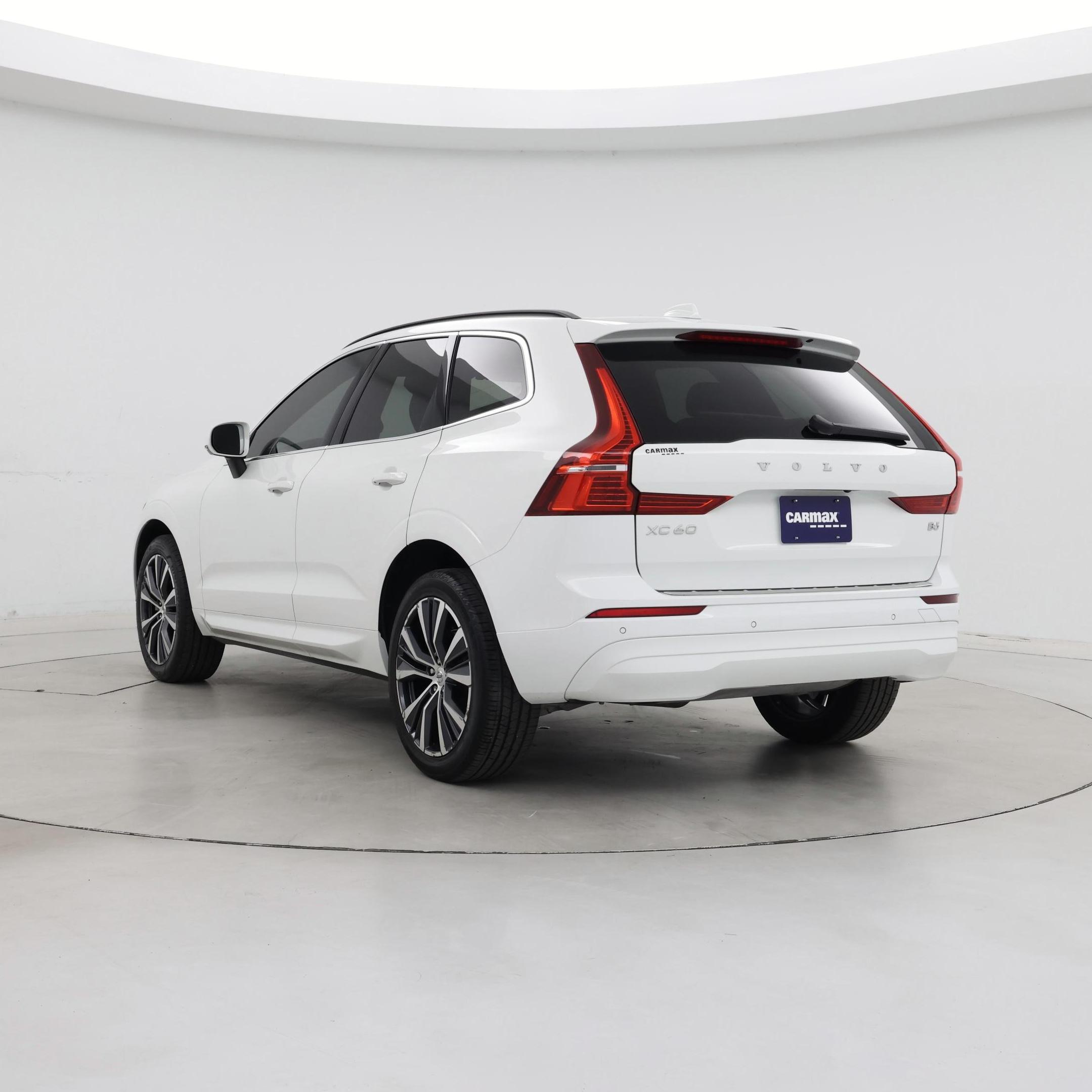 Thumbnail: 2022 Volvo XC60 - 2