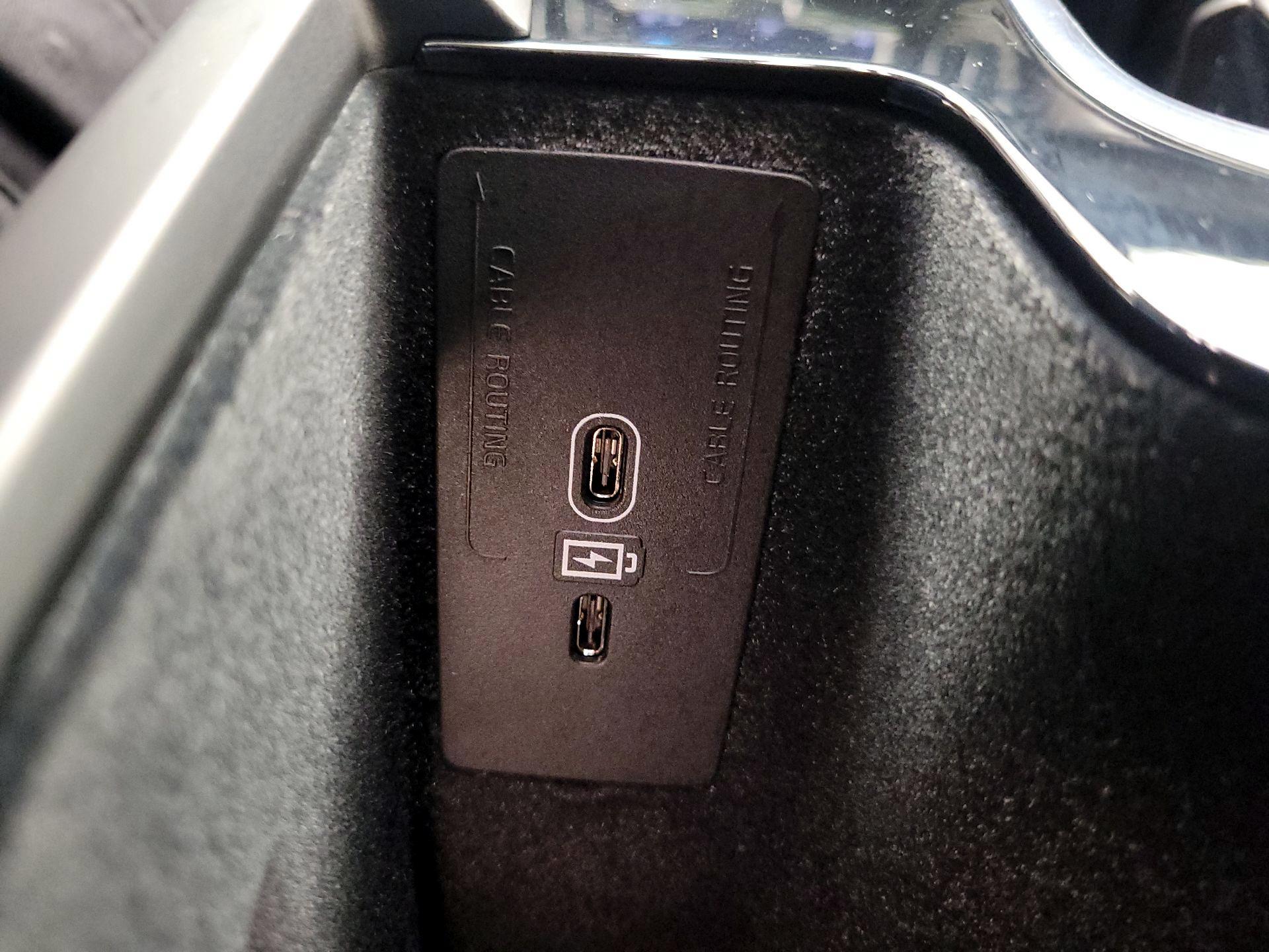 Thumbnail: 2022 Volvo XC60 - 19