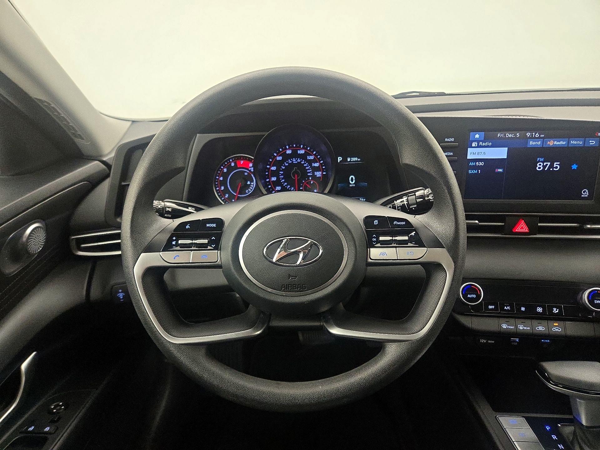 Thumbnail: 2022 Hyundai Elantra - 10