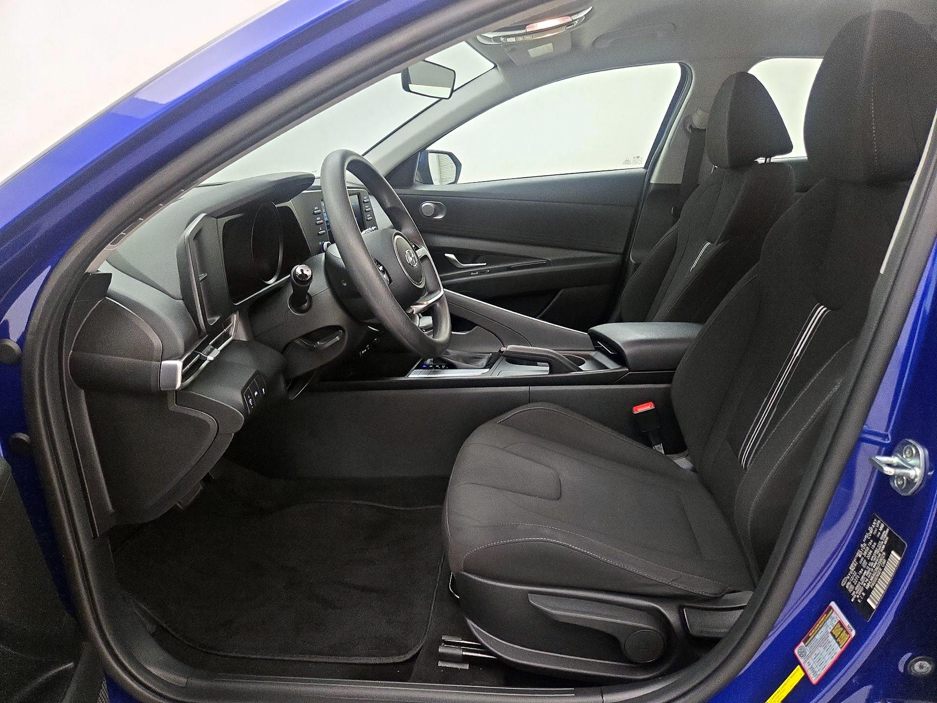 Thumbnail: 2022 Hyundai Elantra - 11