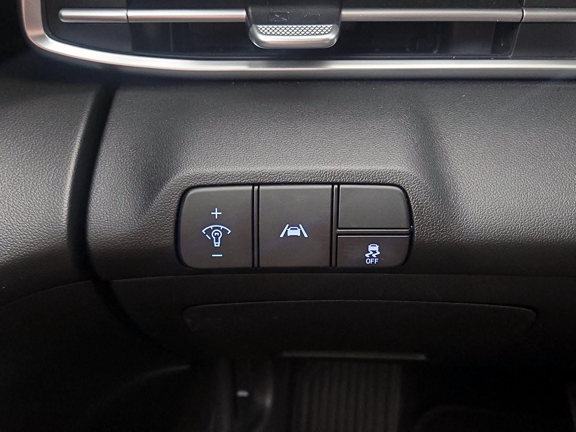 Thumbnail: 2022 Hyundai Elantra - 13