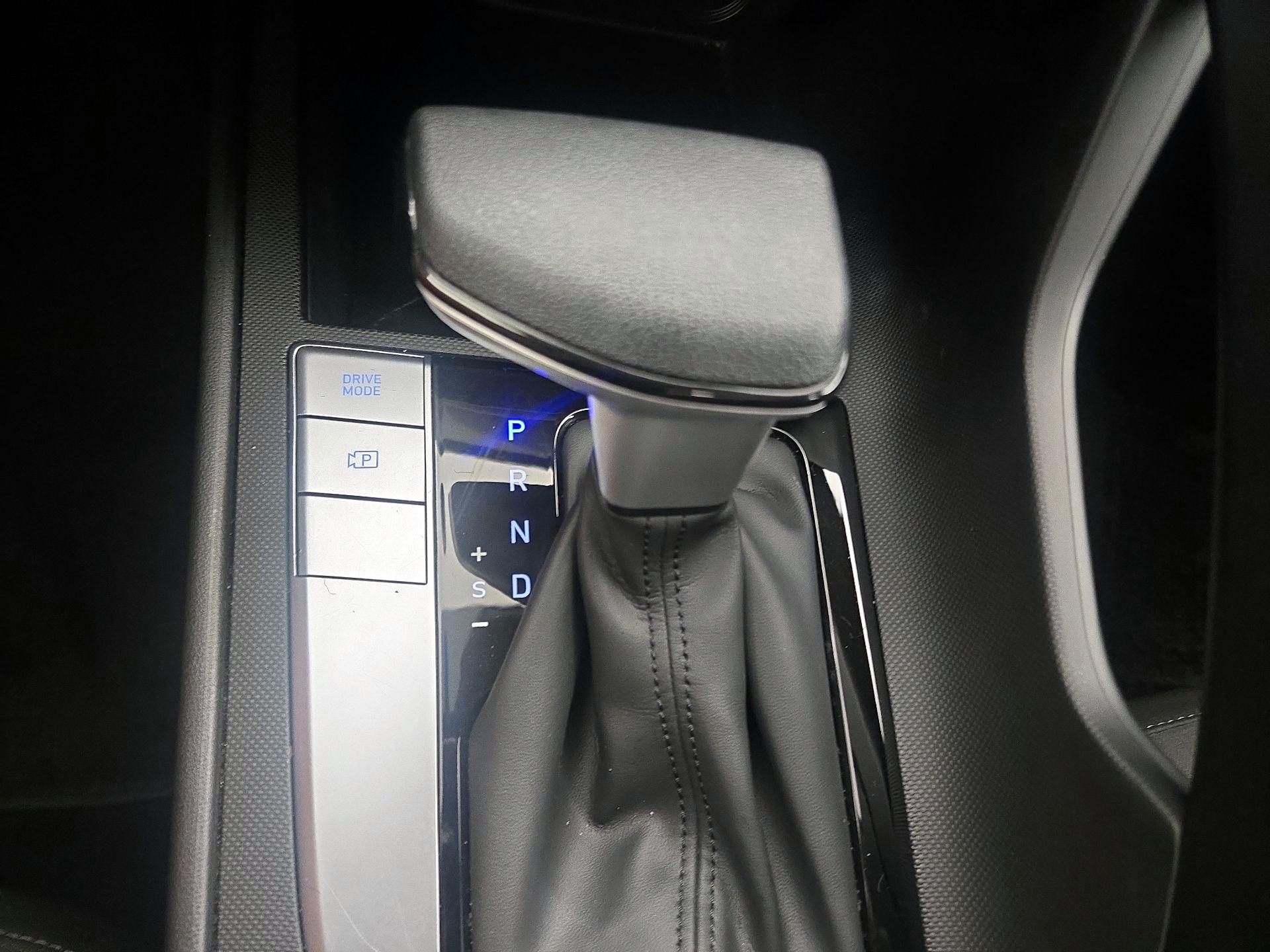 Thumbnail: 2022 Hyundai Elantra - 17