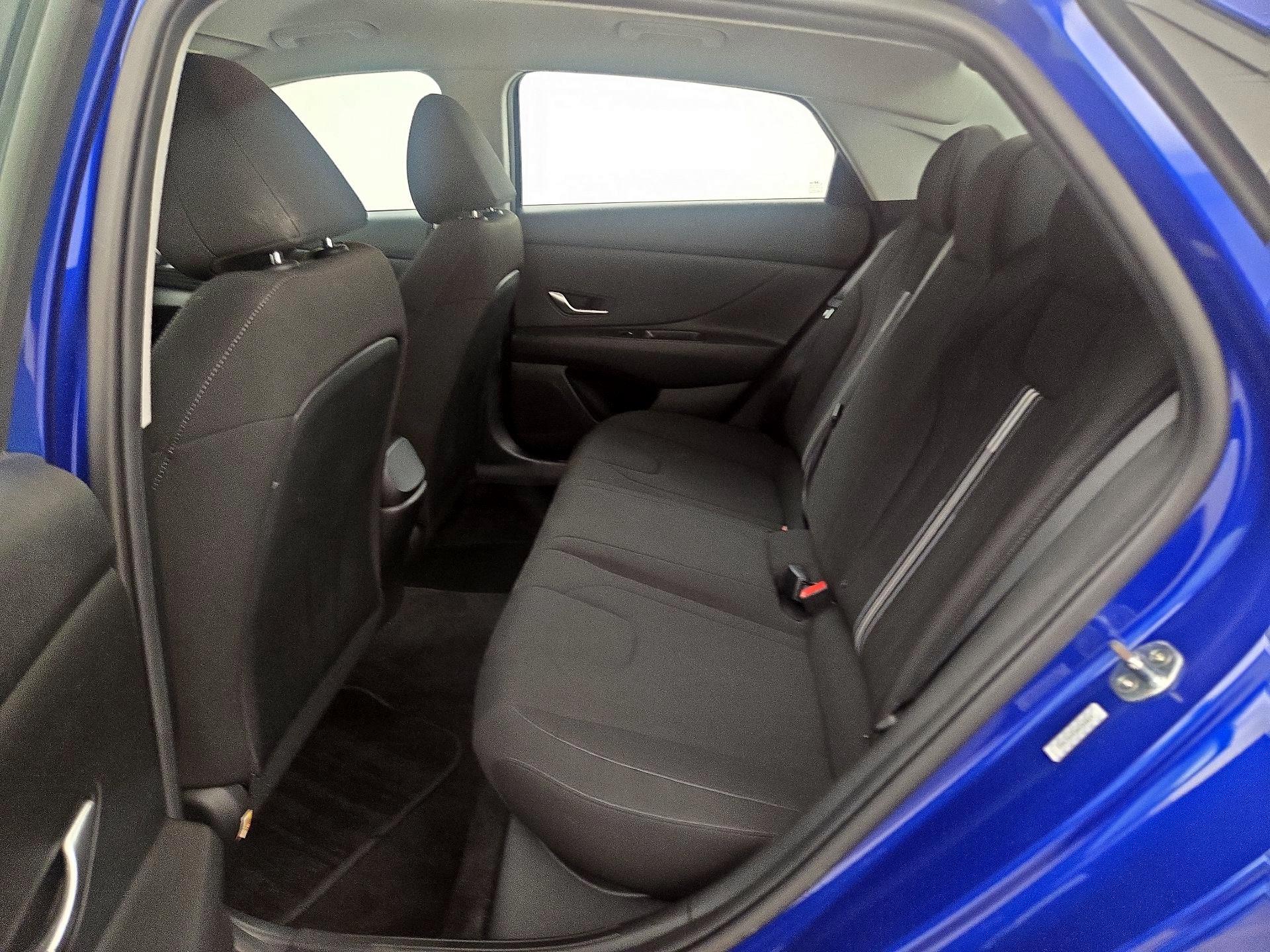 Thumbnail: 2022 Hyundai Elantra - 19