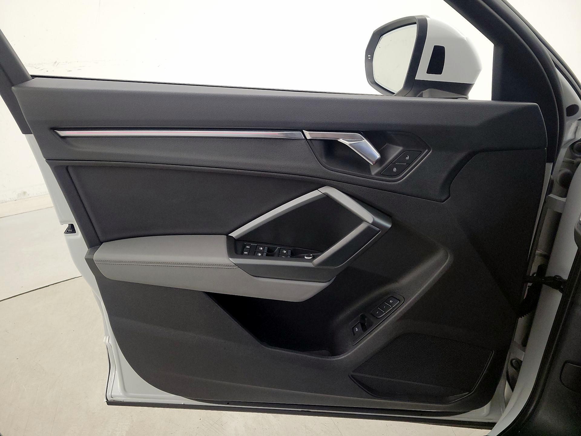 Thumbnail: 2022 Audi Q3 - 12